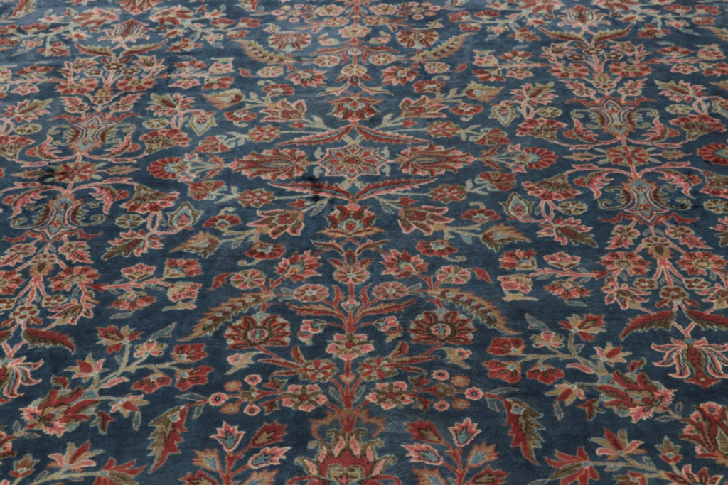 Antique Kashan Floral Rug