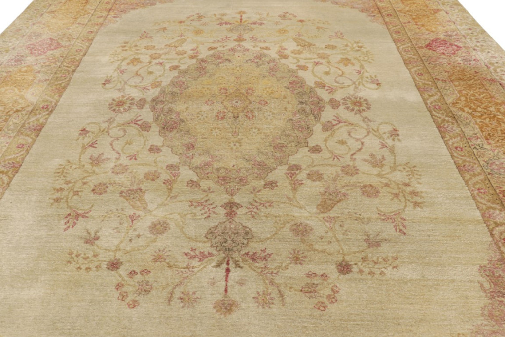Antique Agra Floral Rug