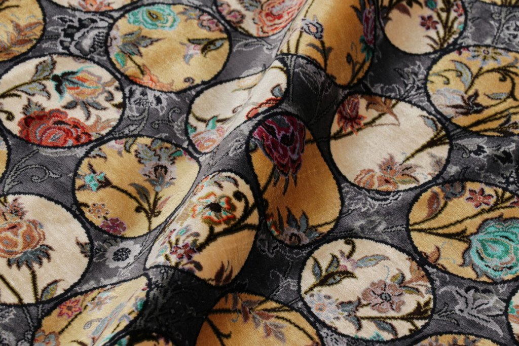 Contemporary Floral Rug