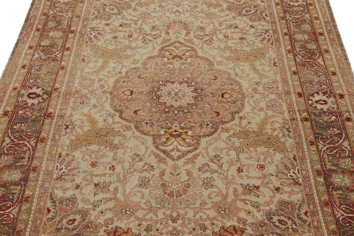 Vintage Sivas Floral Rug