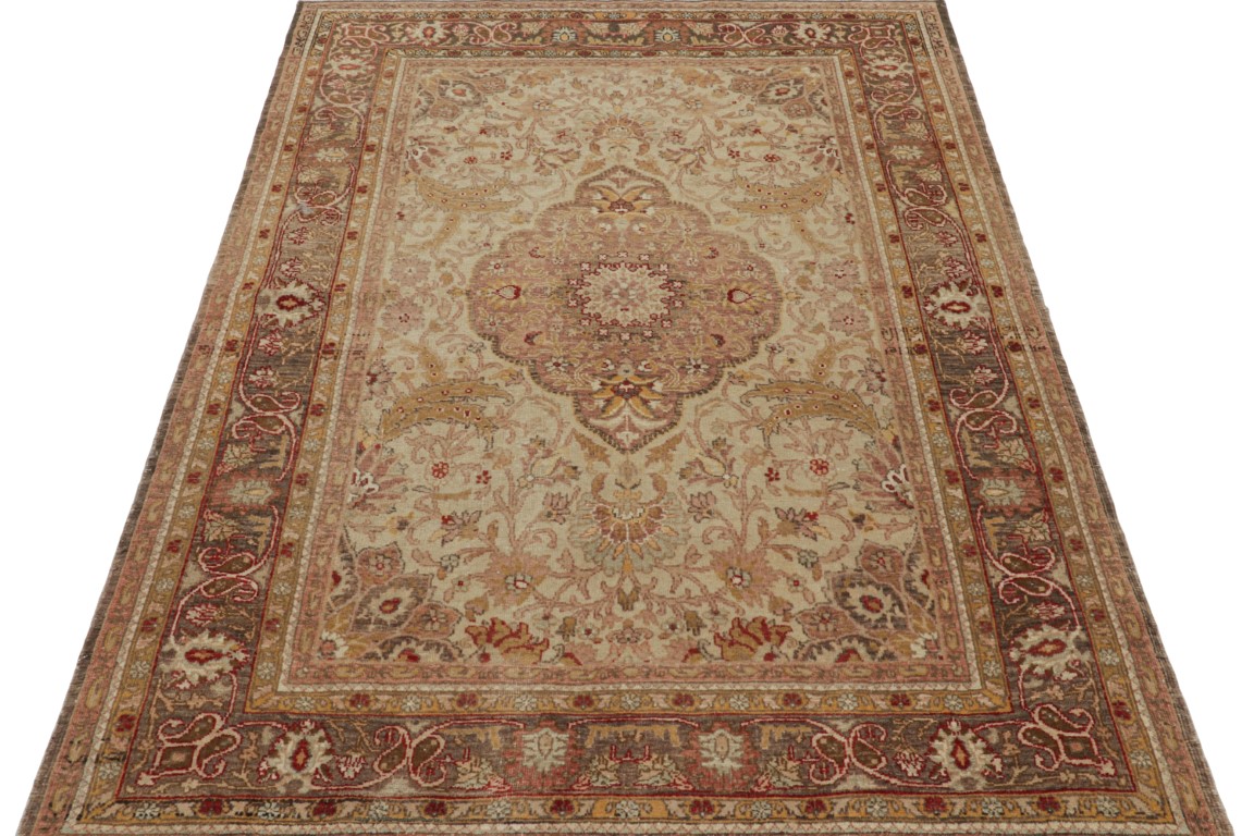 Vintage Sivas Floral Rug