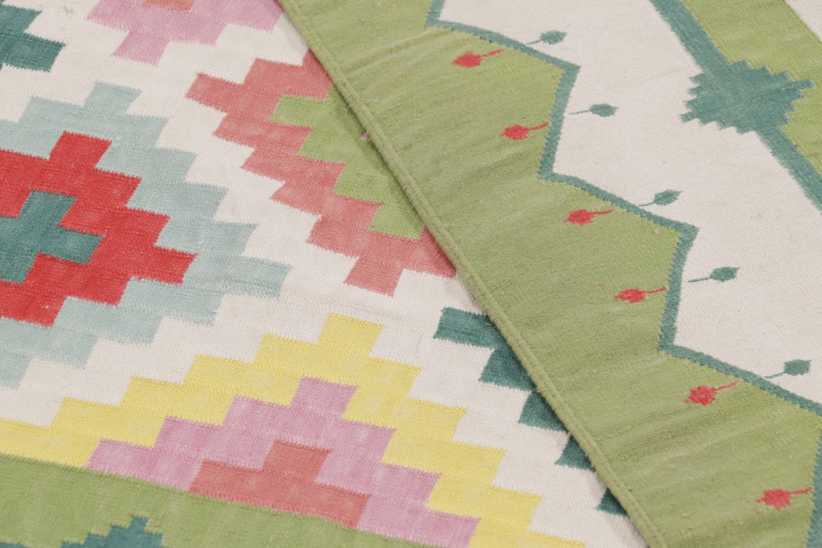 Contemporary Dhurrie Geometric Rug