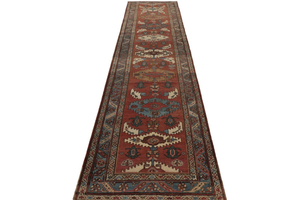 Antique Persian Serapi Medallion Rug