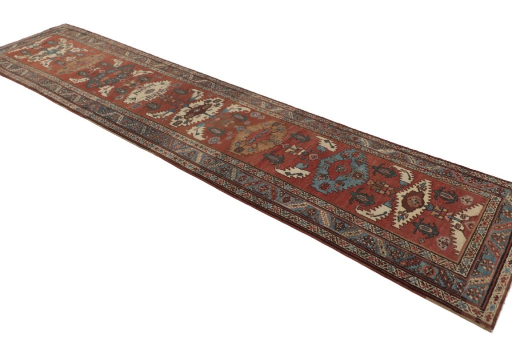 Antique Persian Serapi Medallion Rug