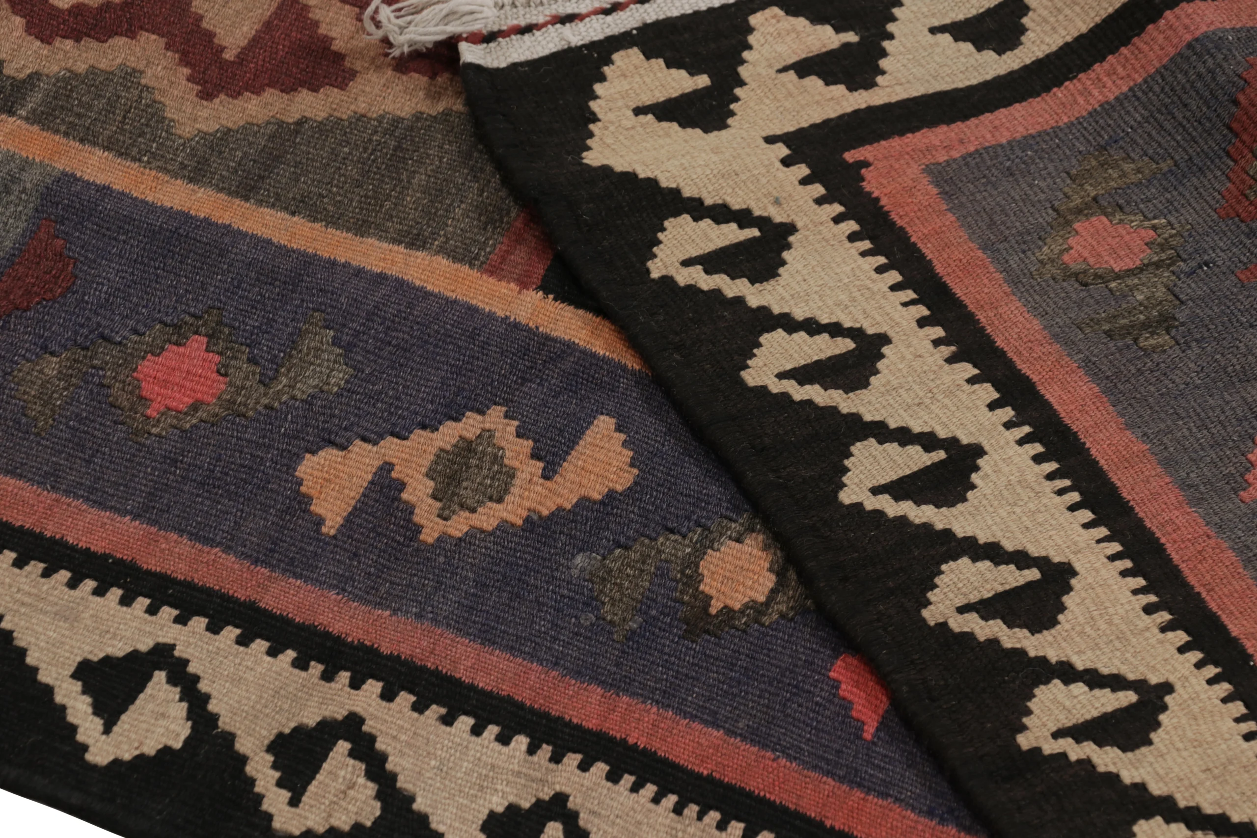 Vintage Zanjan Medallion Kilim