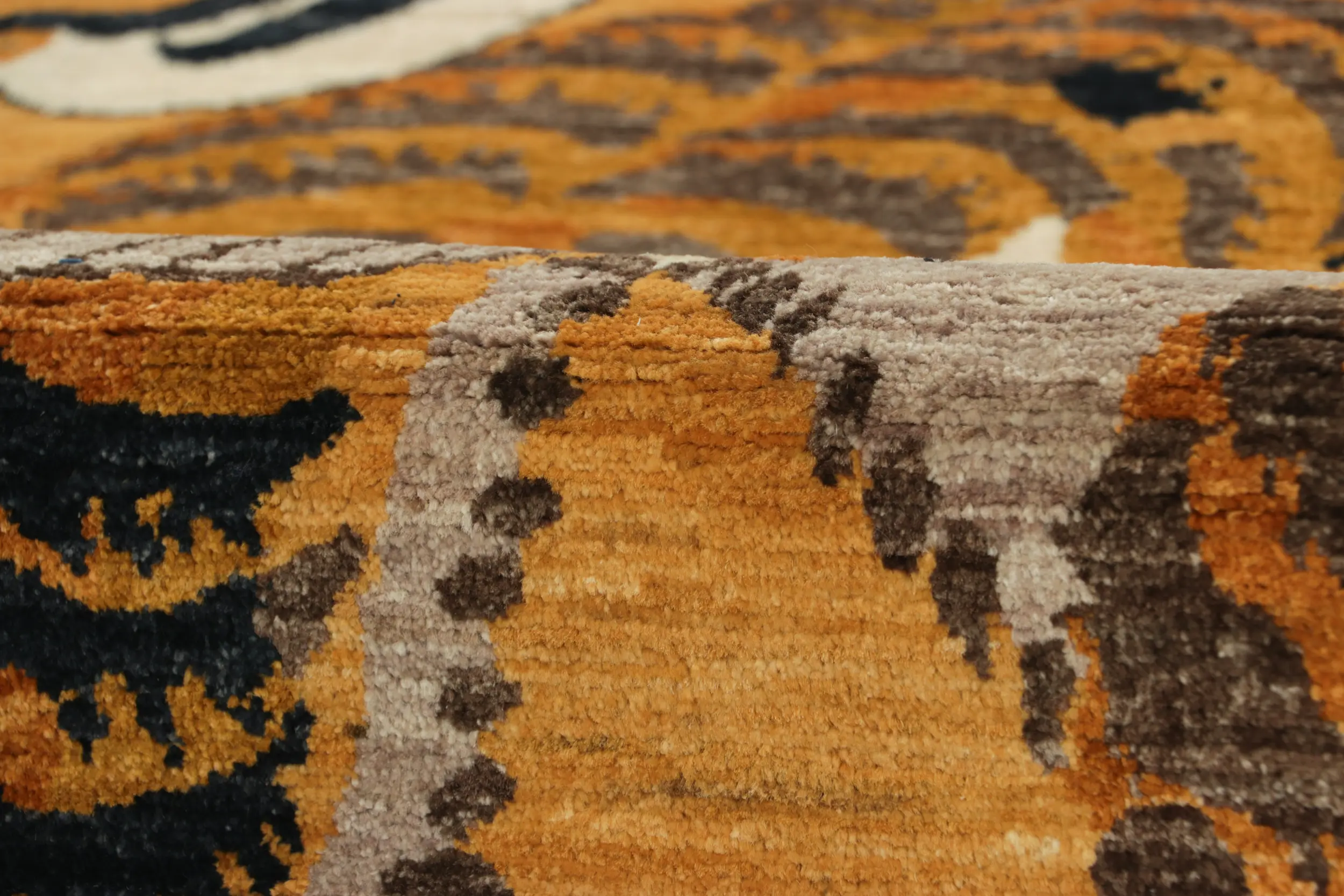 Modern Tiger Pictorial Rug