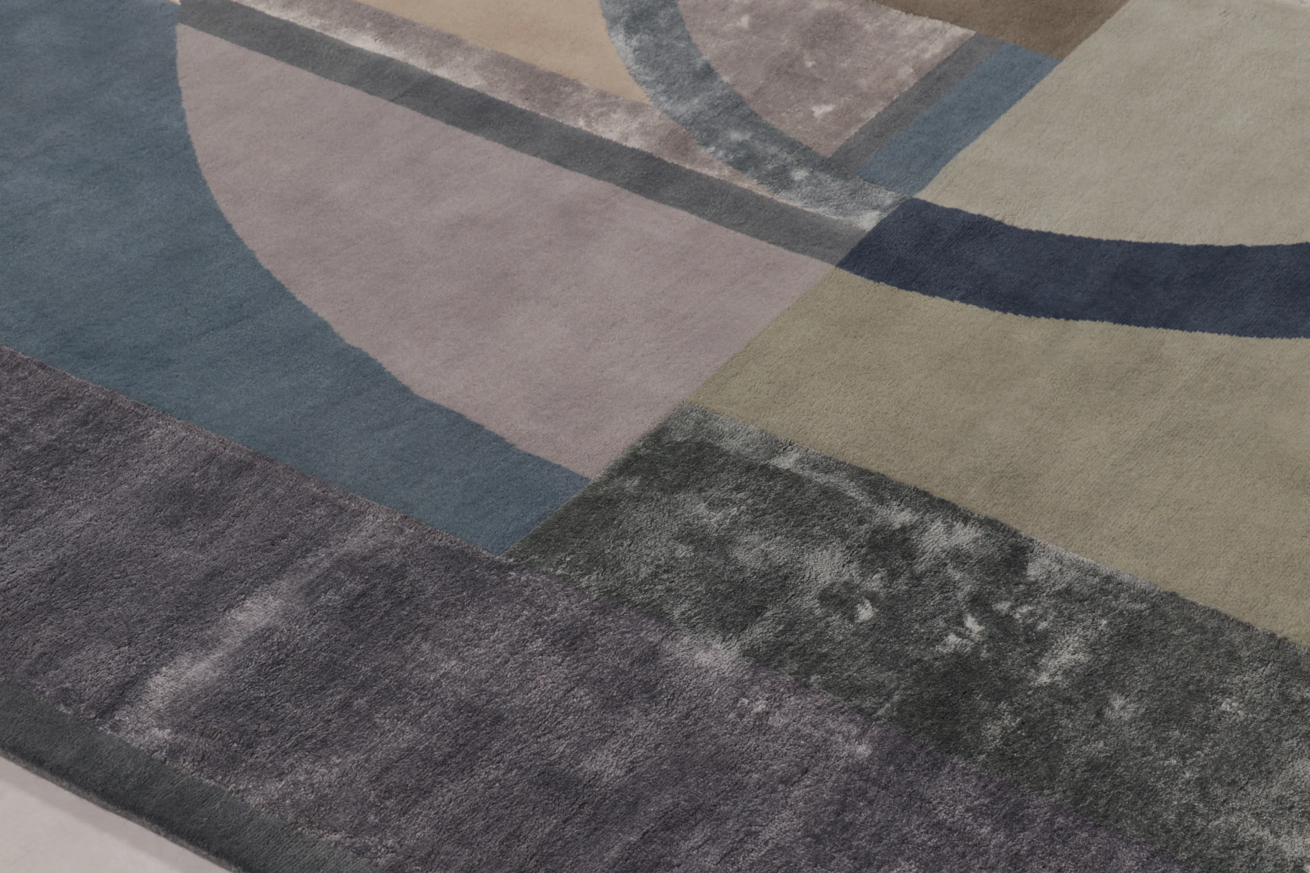 Modern Abstract Rug