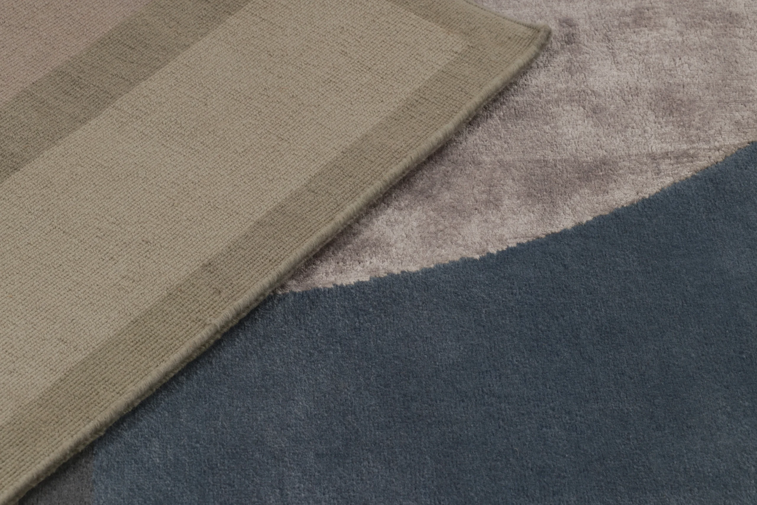 Modern Abstract Rug