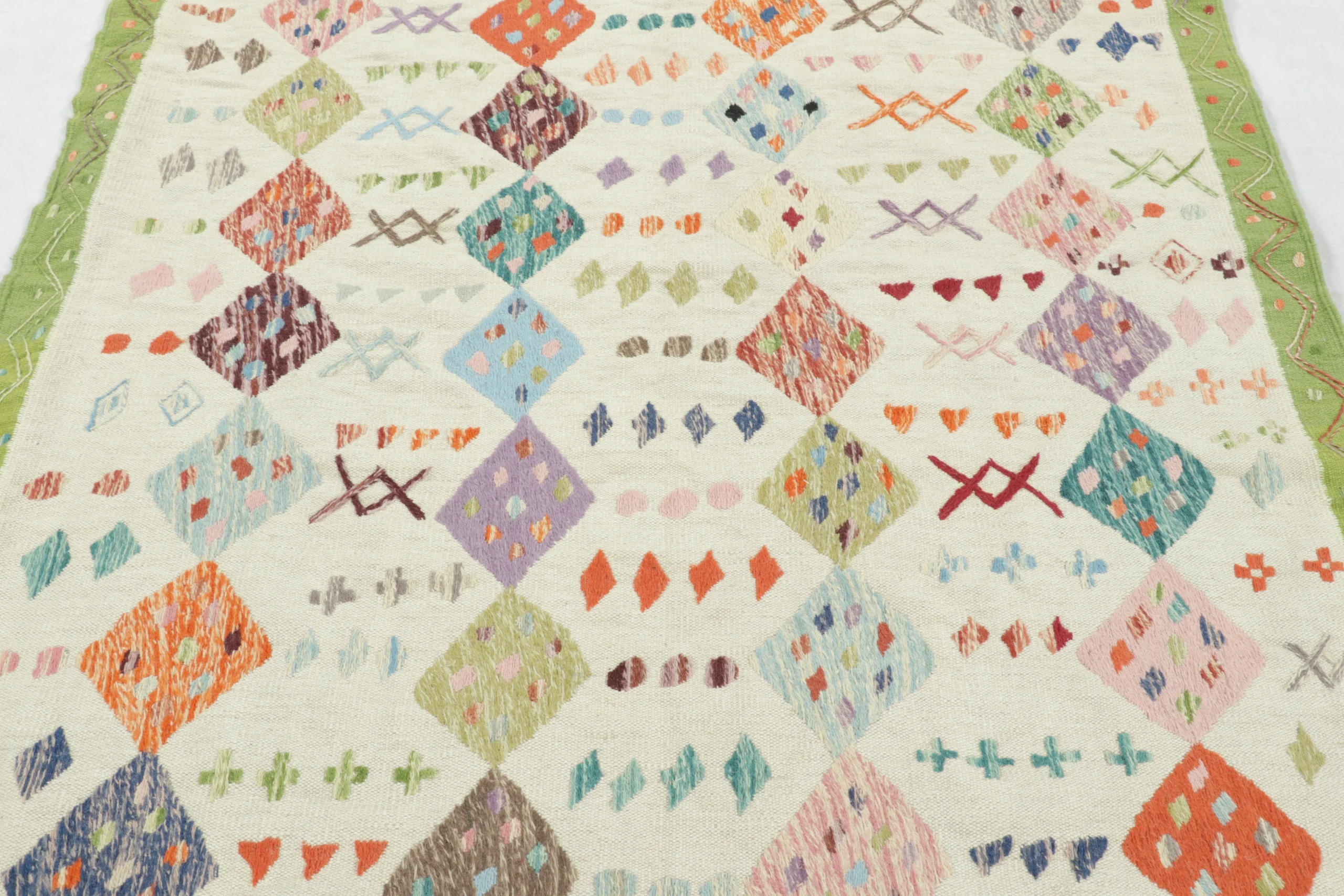 Modern Classic Suzani Kilim