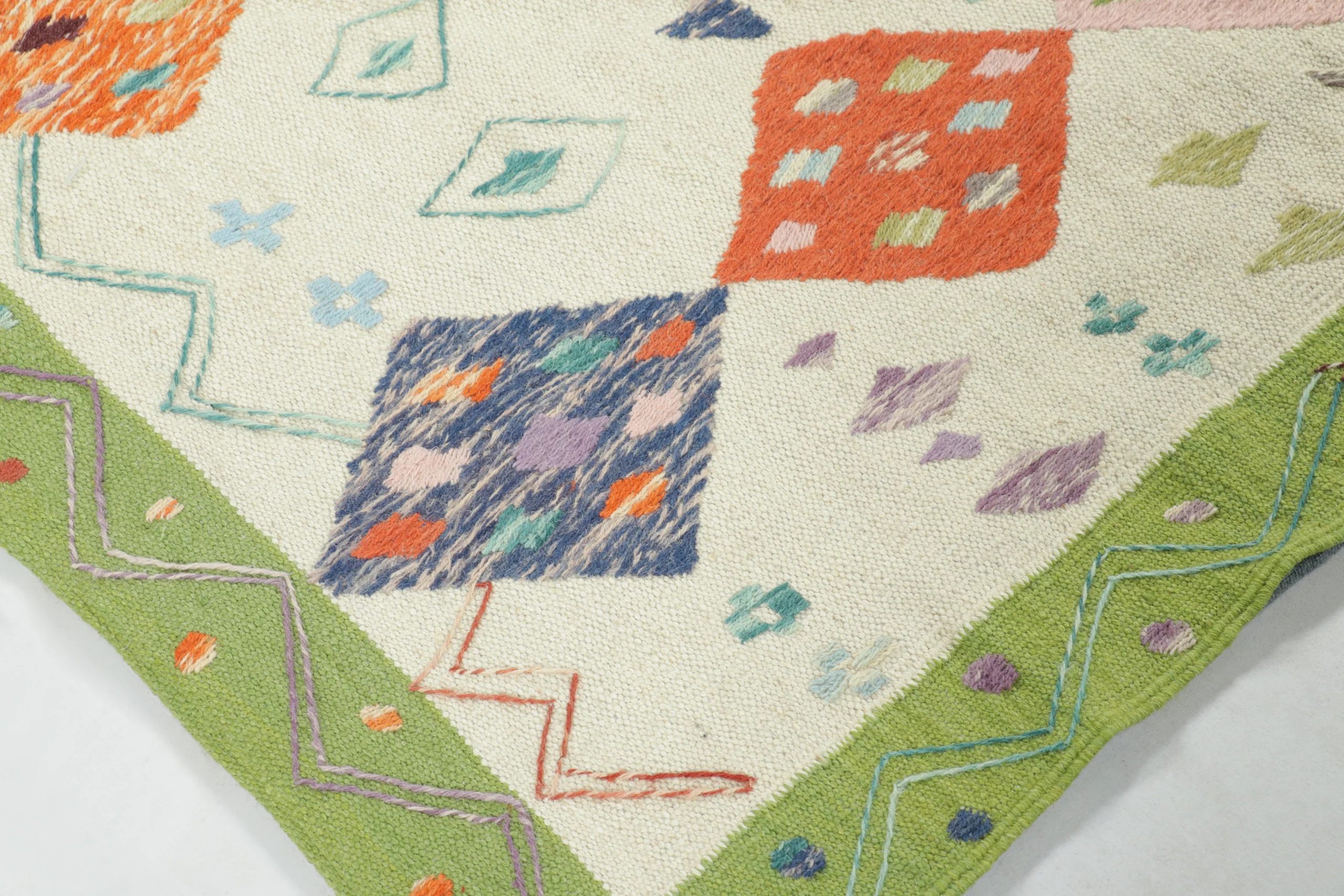 Modern Classic Suzani Kilim