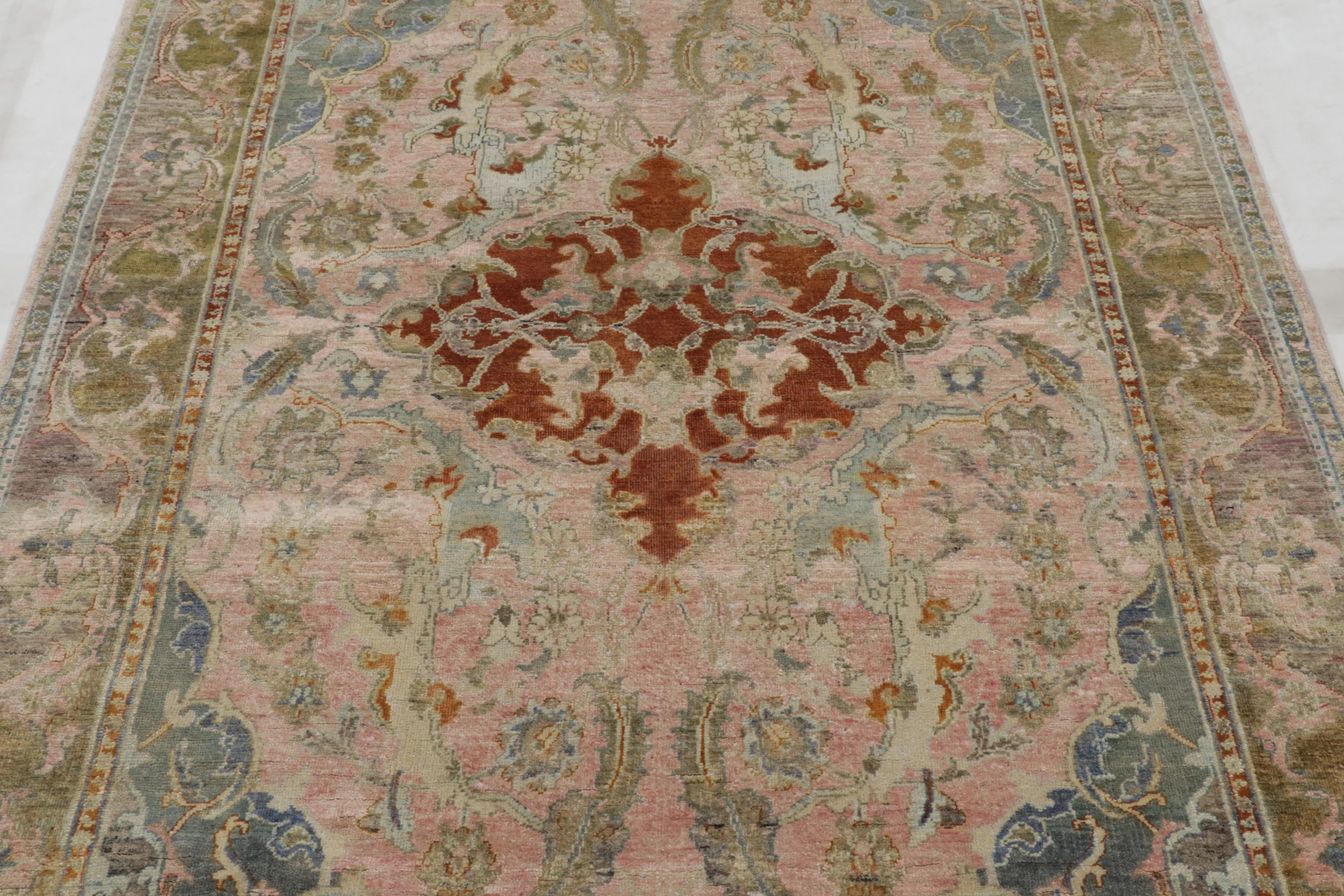 Modern floral Medallion Rug
