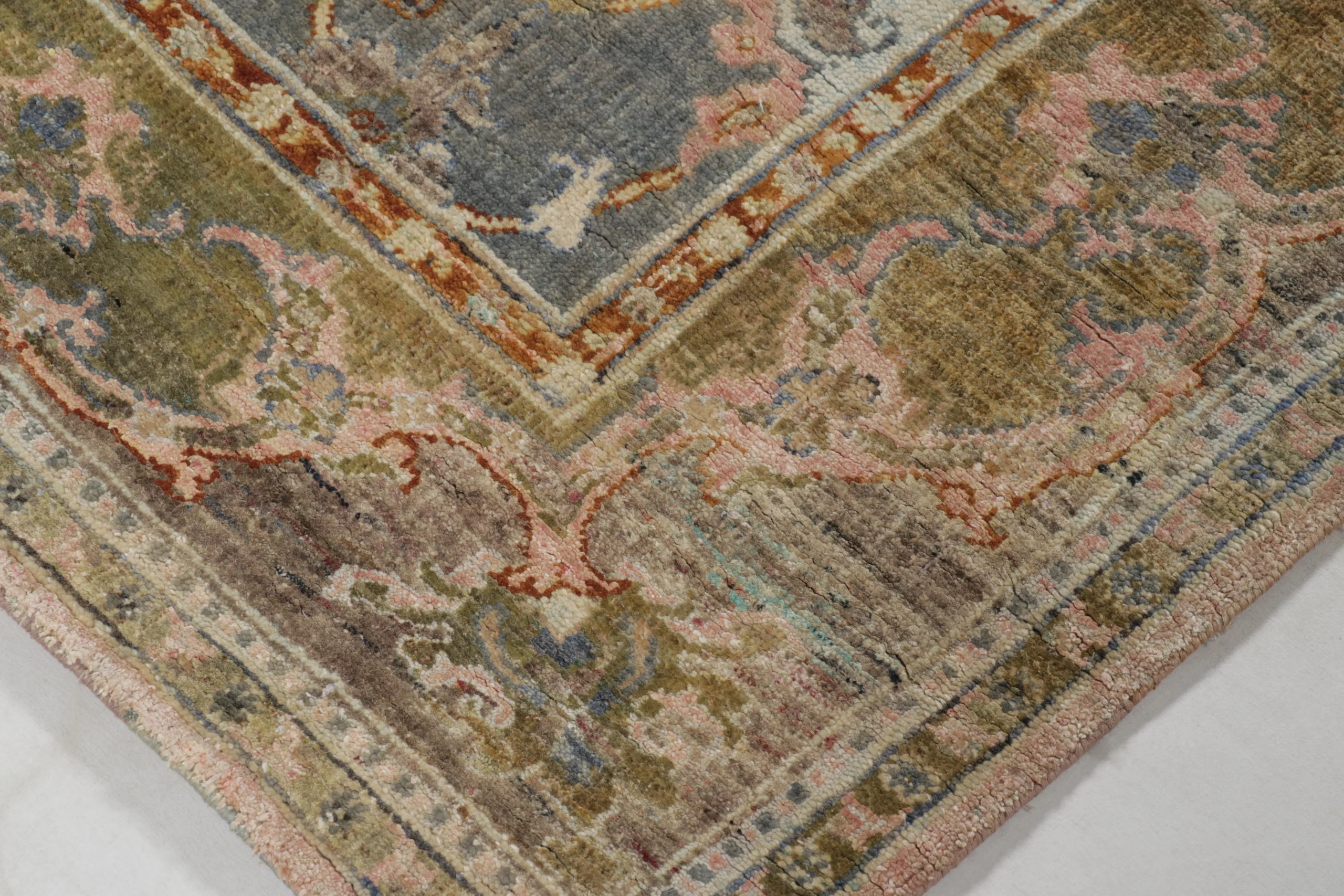 Modern floral Medallion Rug