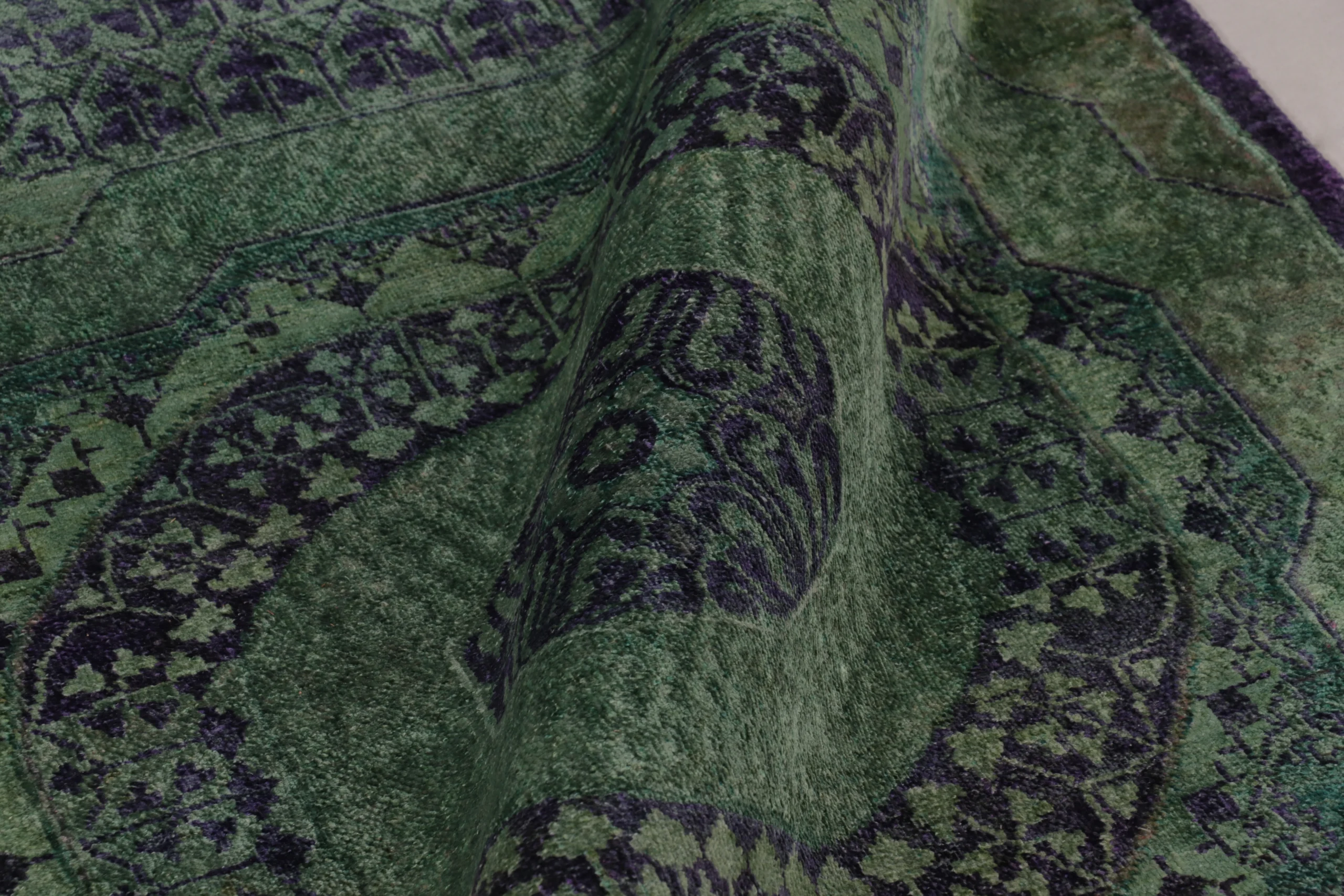 Alt Text: Modern Abstract Geometric Rug