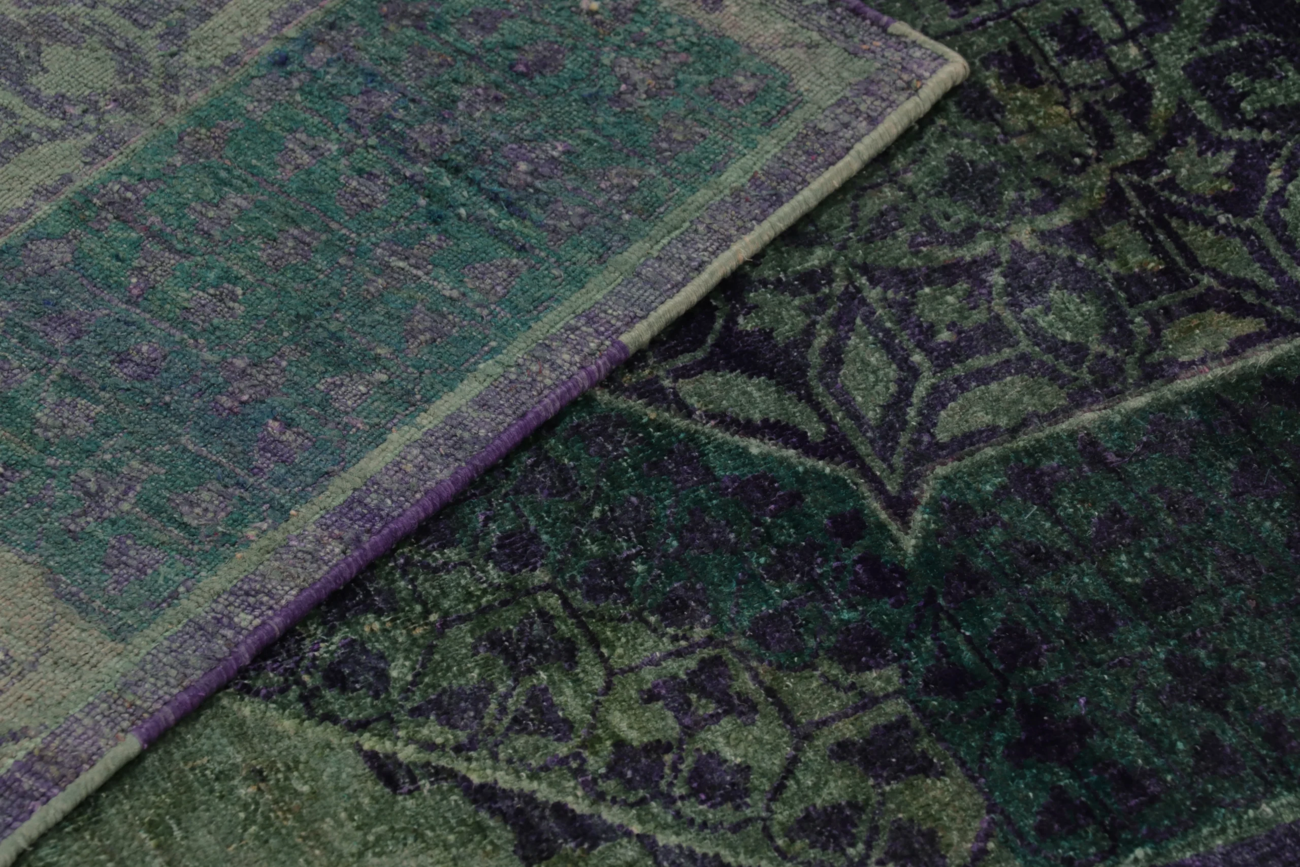 Alt Text: Modern Abstract Geometric Rug