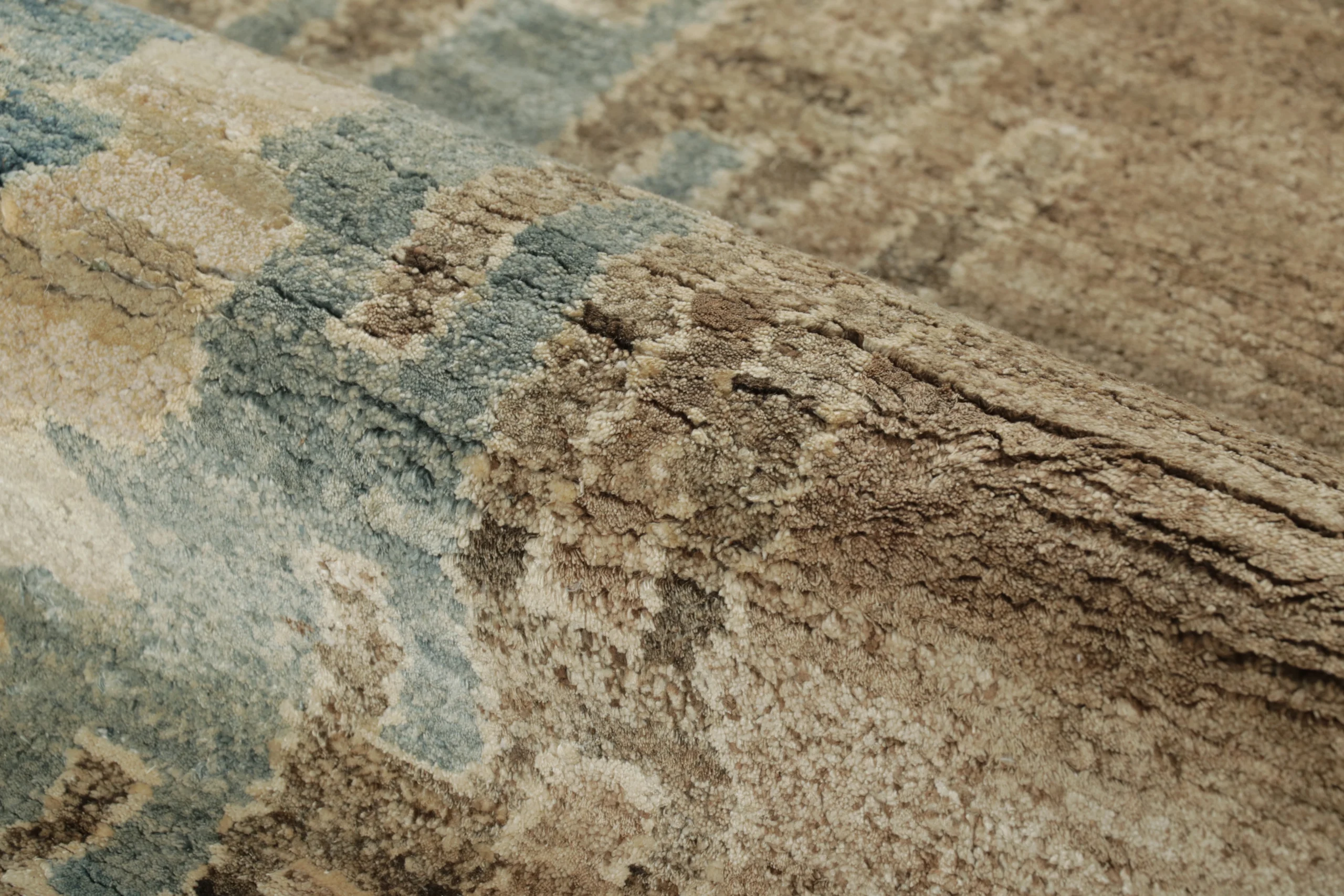 Modern Classic Medallion Pattern