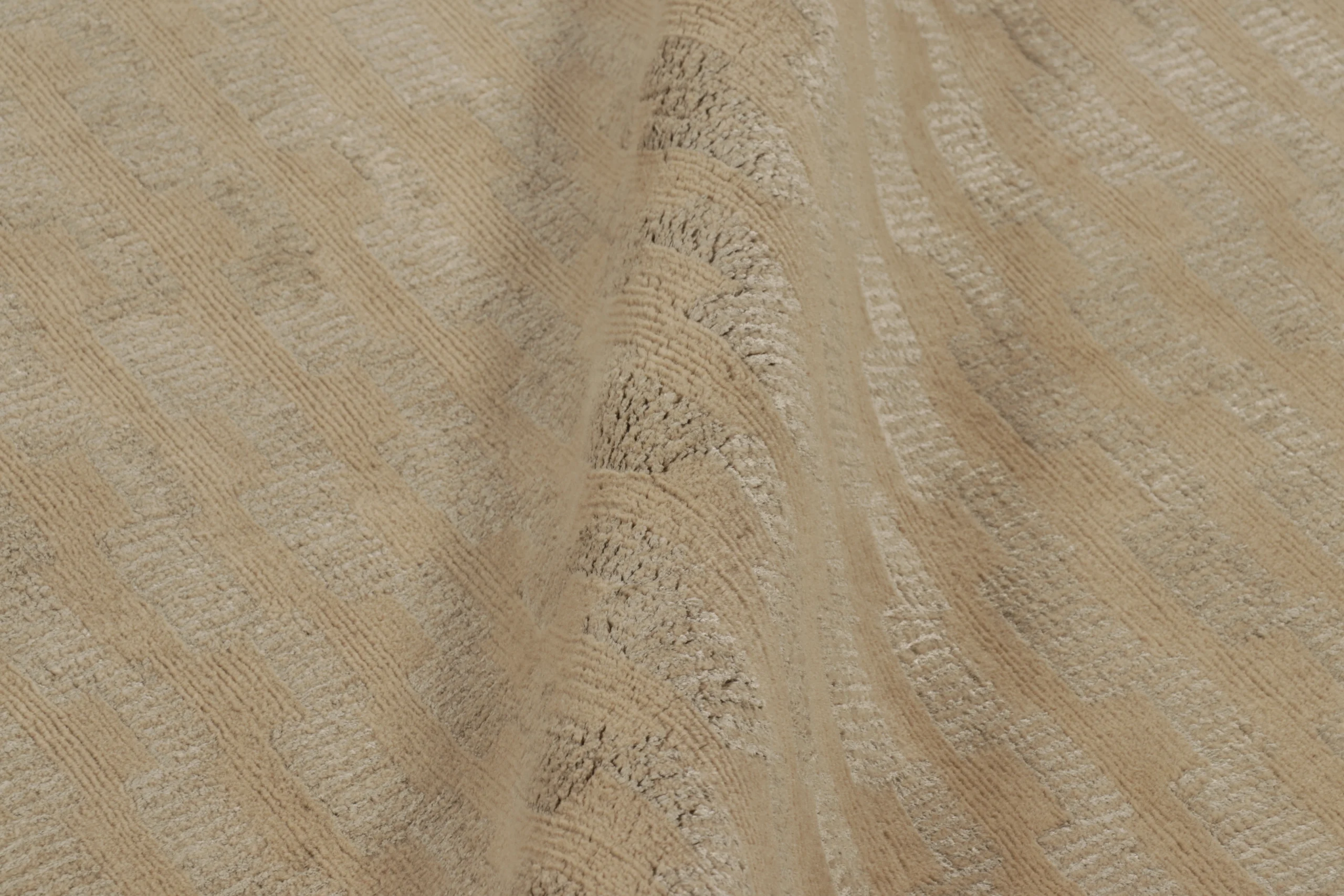 Art Deco Rug, Beige with Minimalist Geometric Patterns