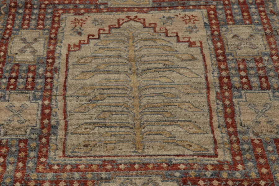 Classic Burano Ghiordes Inspired Rug