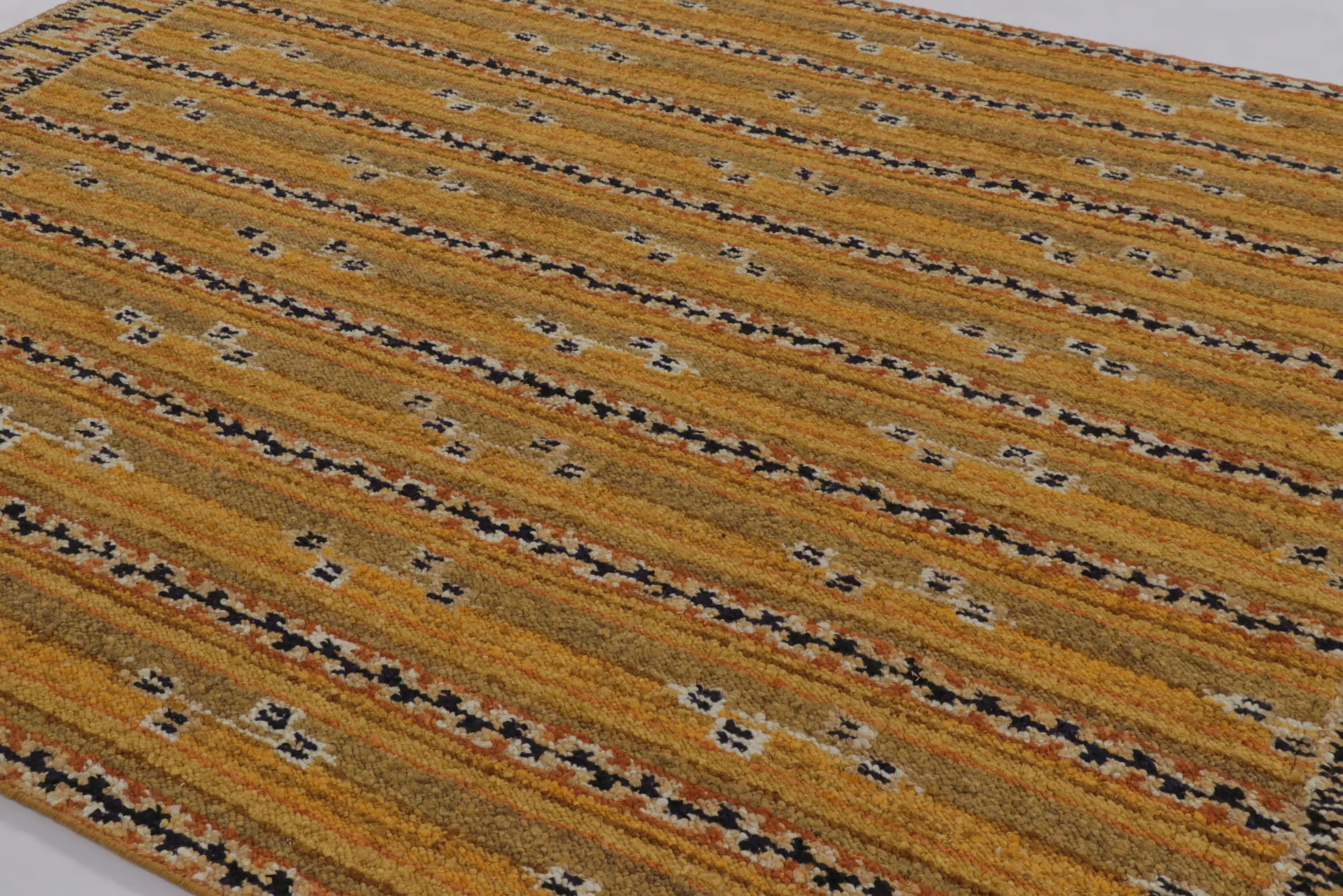 Scandinavian Geometric Rug “Marta Stripe