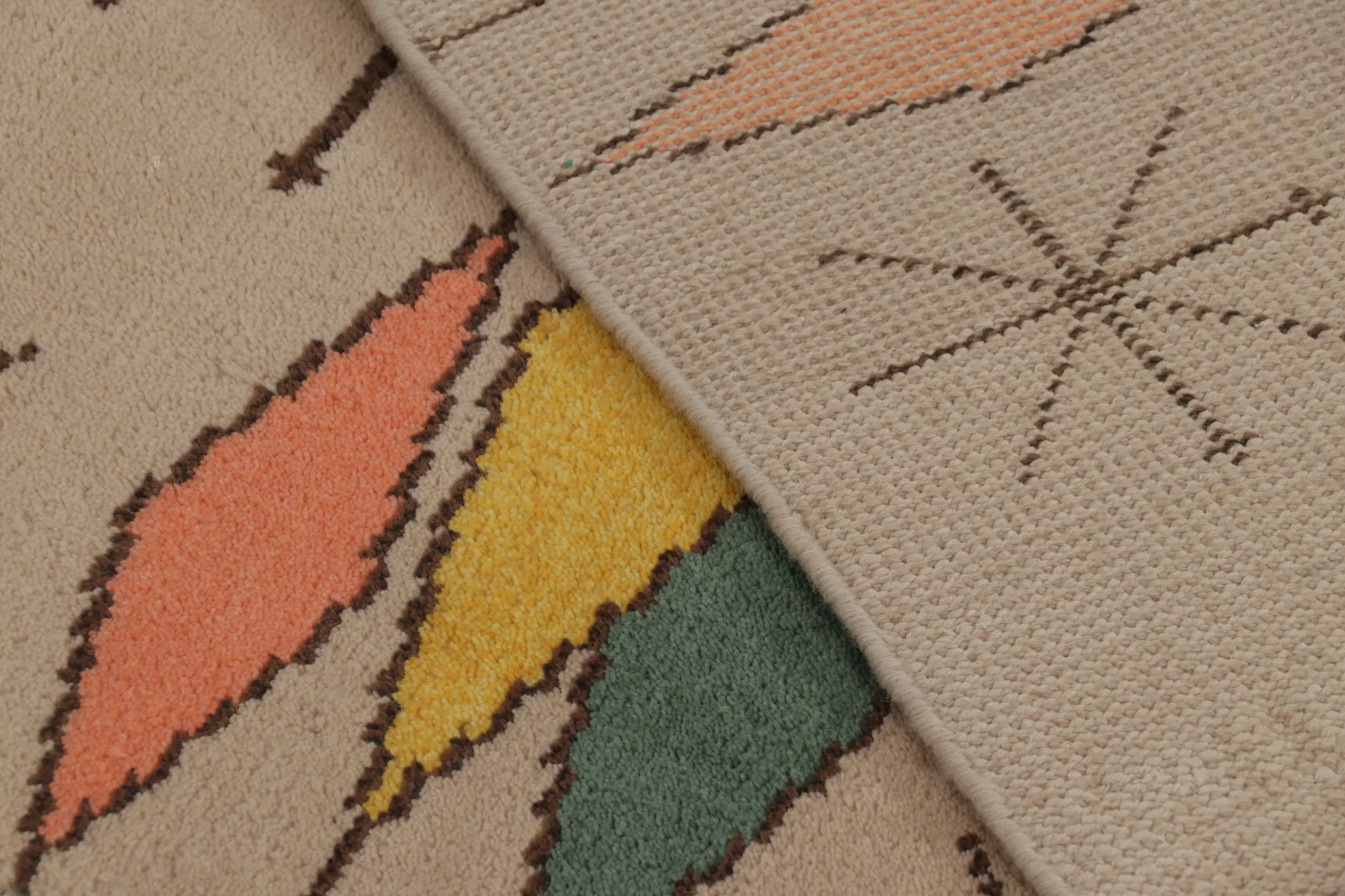 Rug & Kilim’s Mid-Century Modern Rug