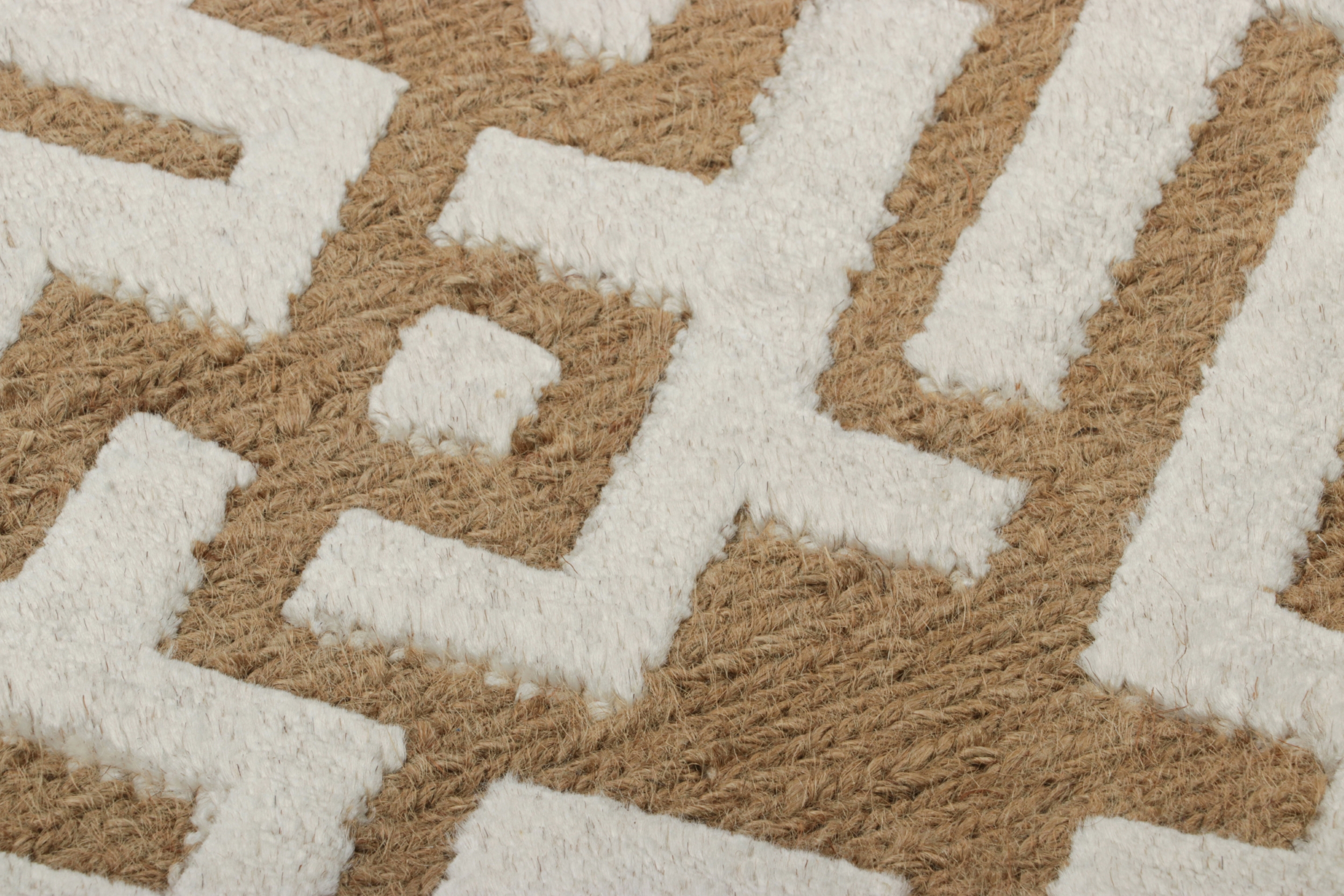 5023643 HANDKNOTTED 2