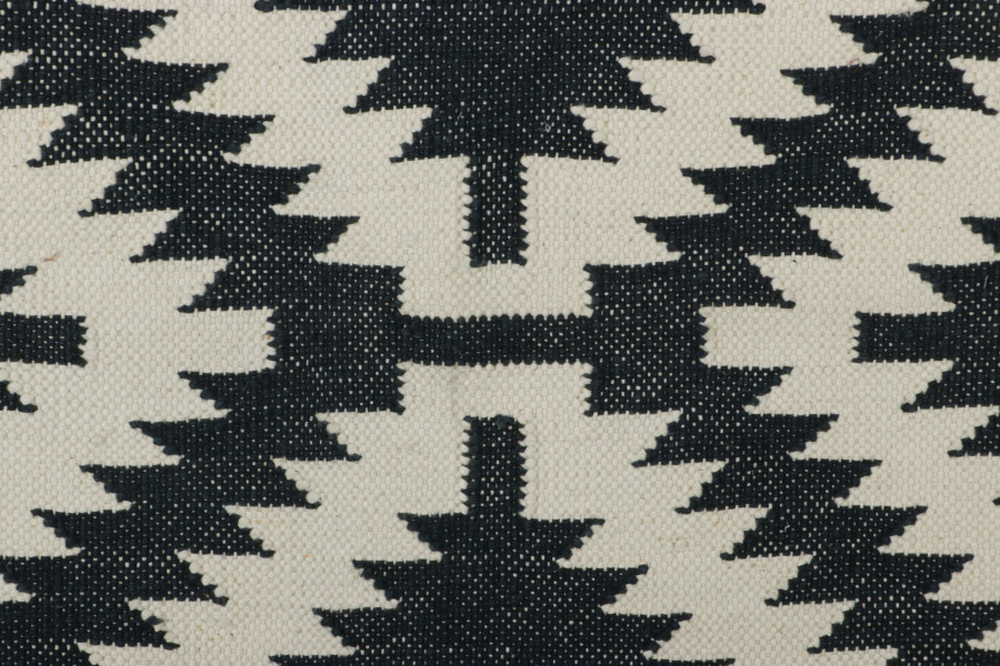 Contemporary Gift-Sized Flatweave Rug
