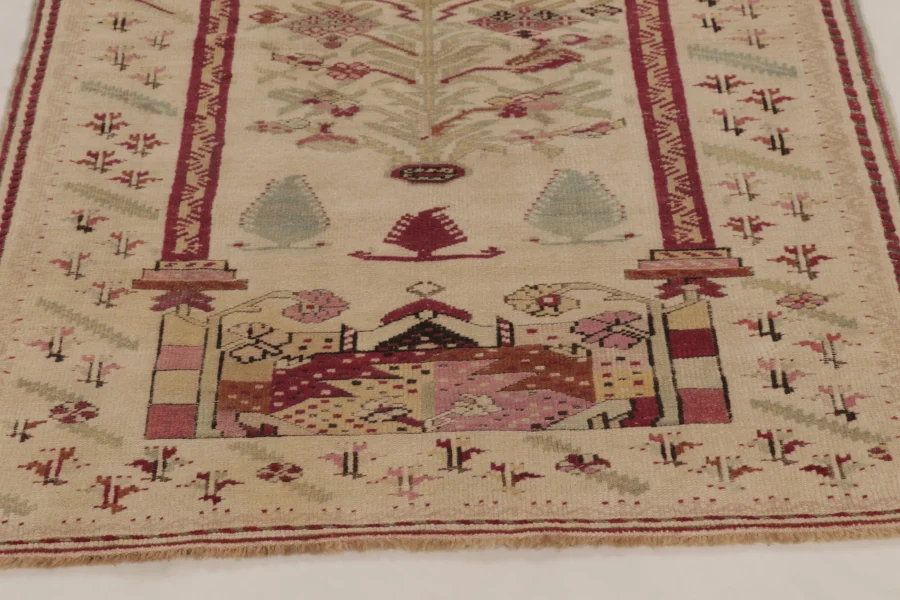 Antique Turkish Ghiordes Rug