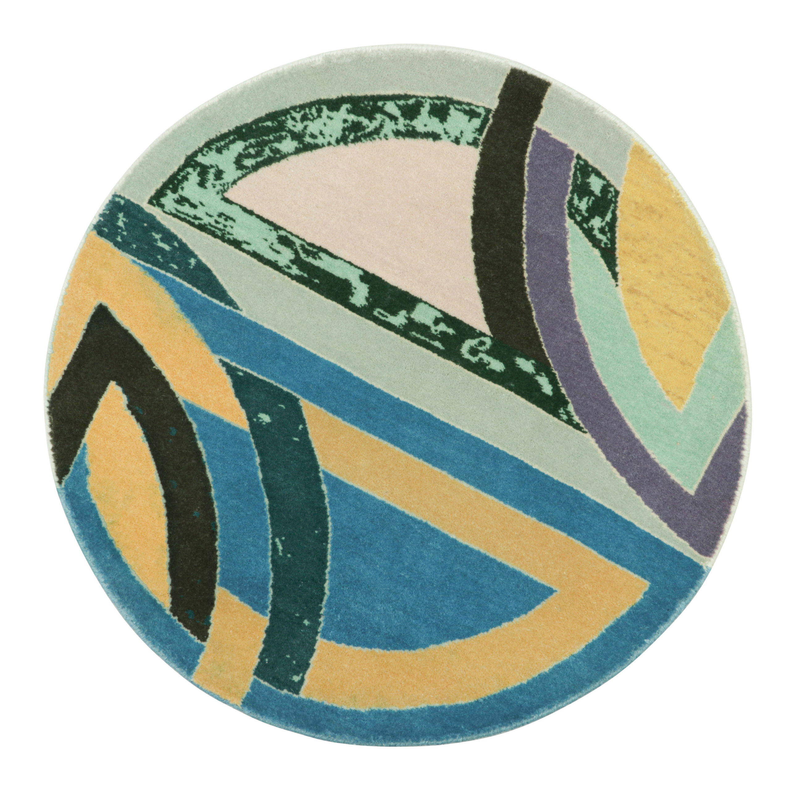 Modern Gift-Sized Circle Rug