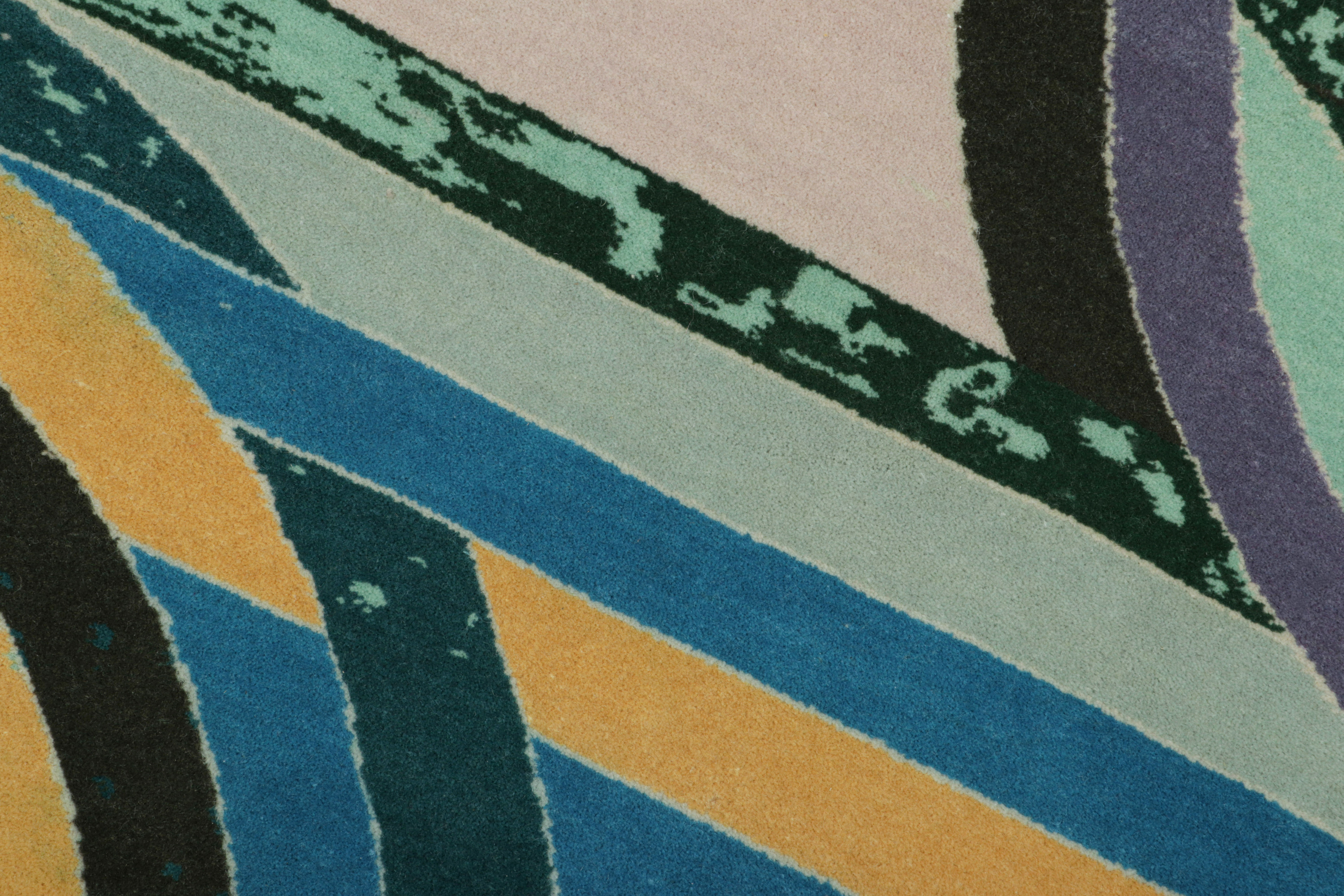 Modern Gift-Sized Circle Rug