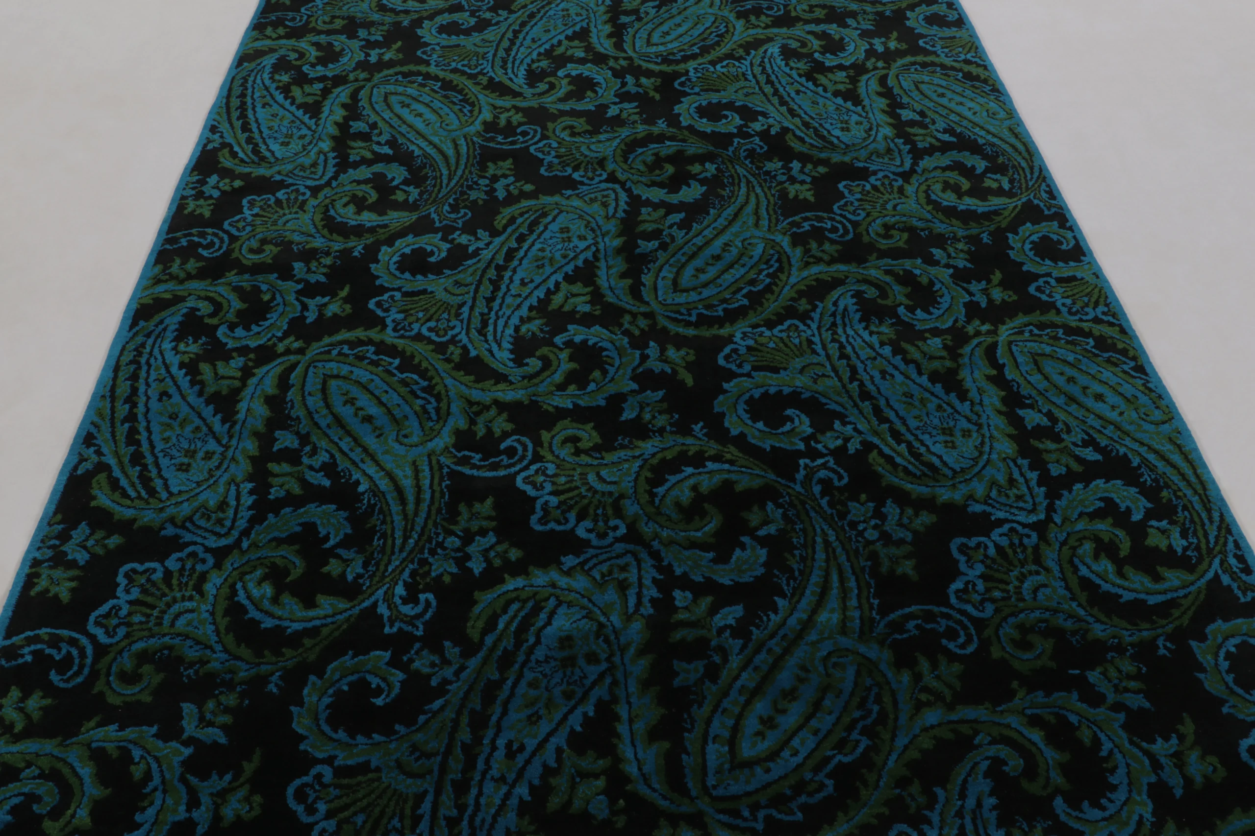 Modern Paisley Floral Rug