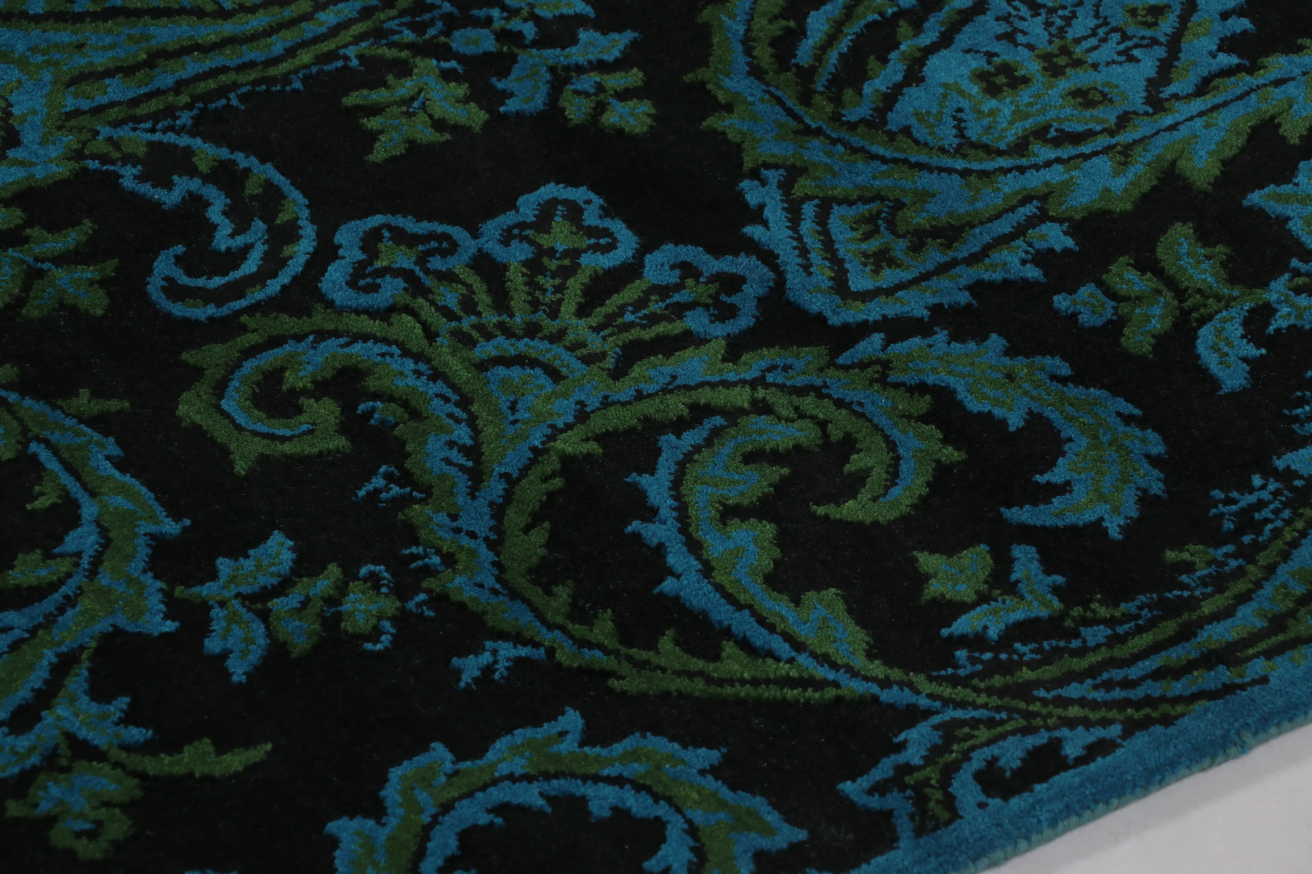 Modern Paisley Floral Rug