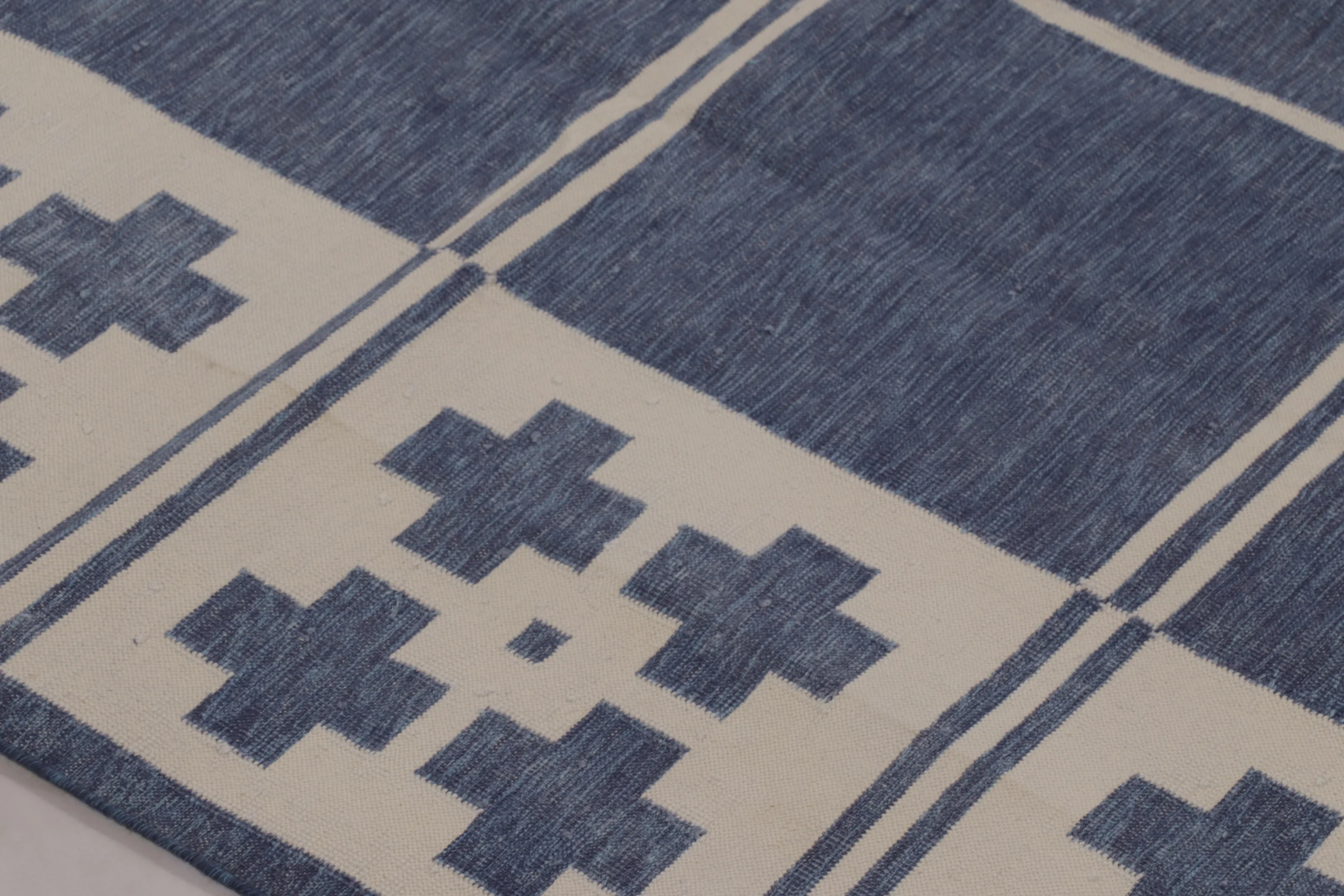 Contemporary Dhurrie Flatweave Rug