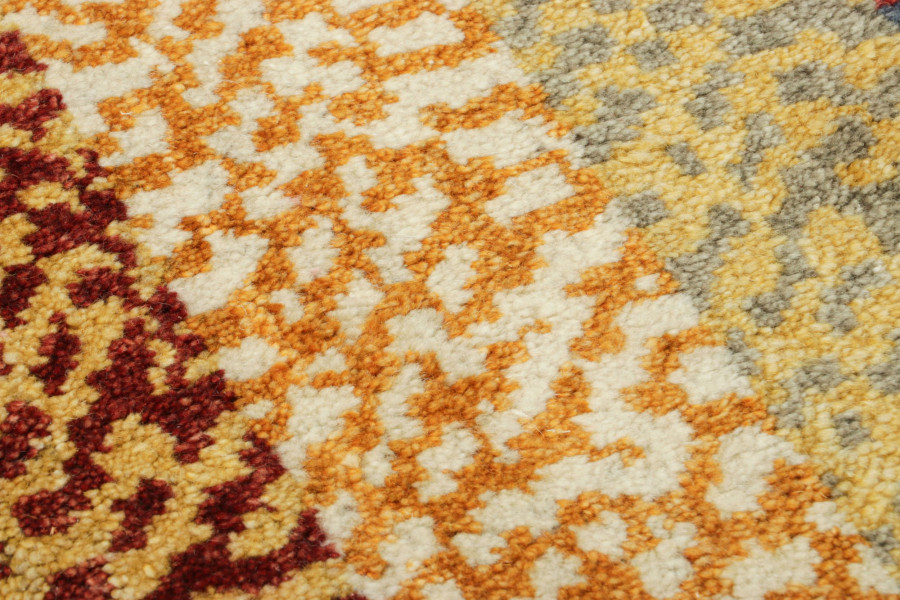 Contemporary Gift-Sized Rug