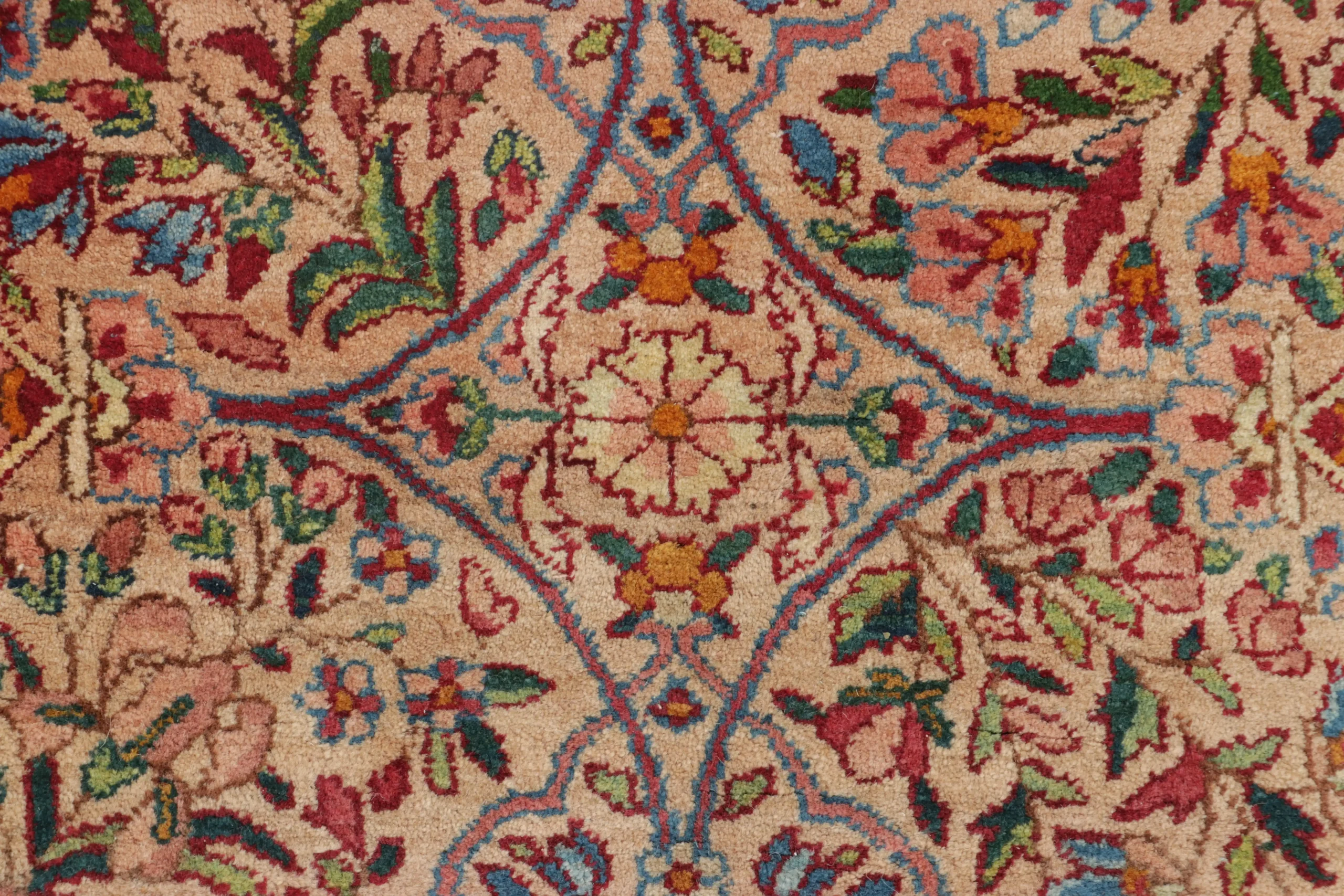 Antique Kerman Lavar Floral Medallion Rug