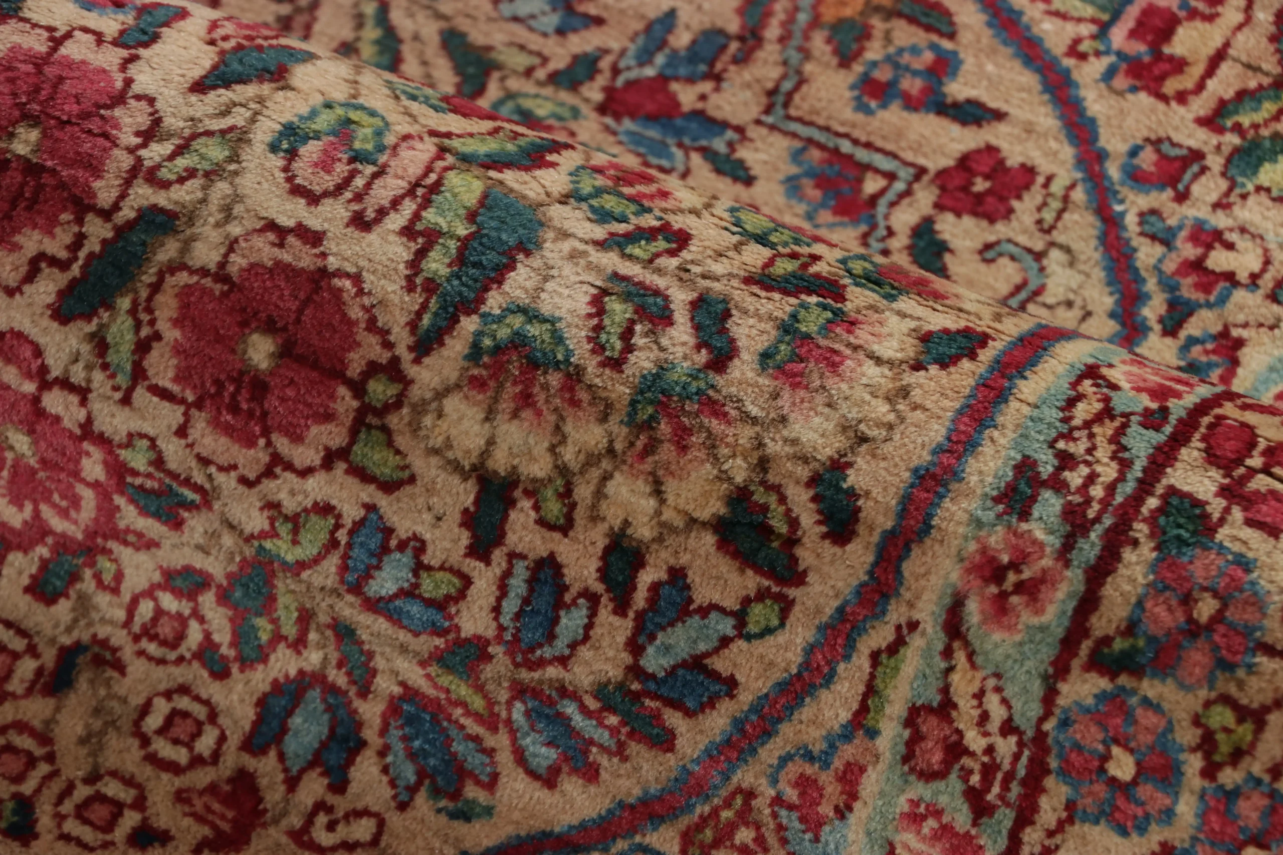 Antique Kerman Lavar Floral Medallion Rug