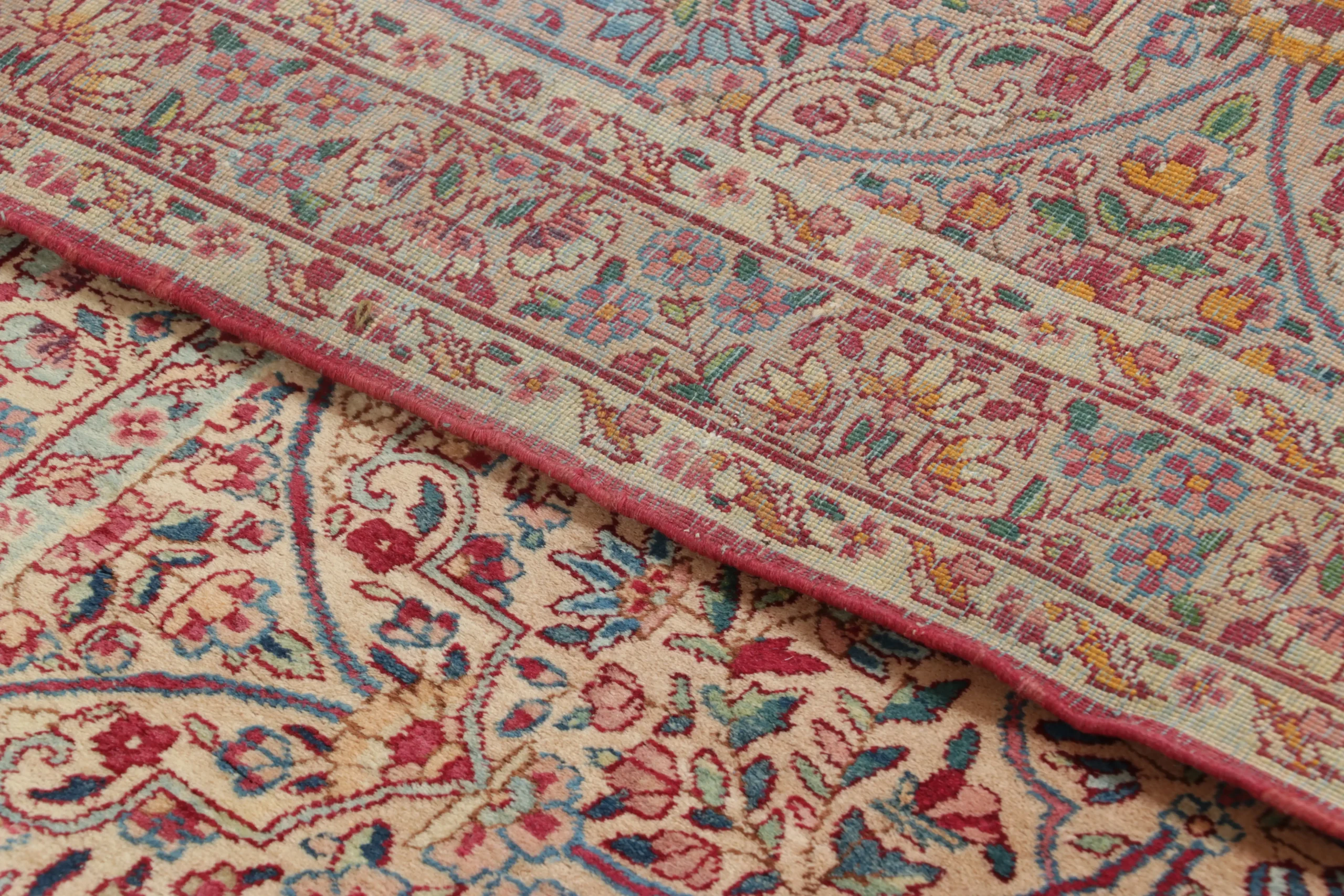 Antique Kerman Lavar Floral Medallion Rug