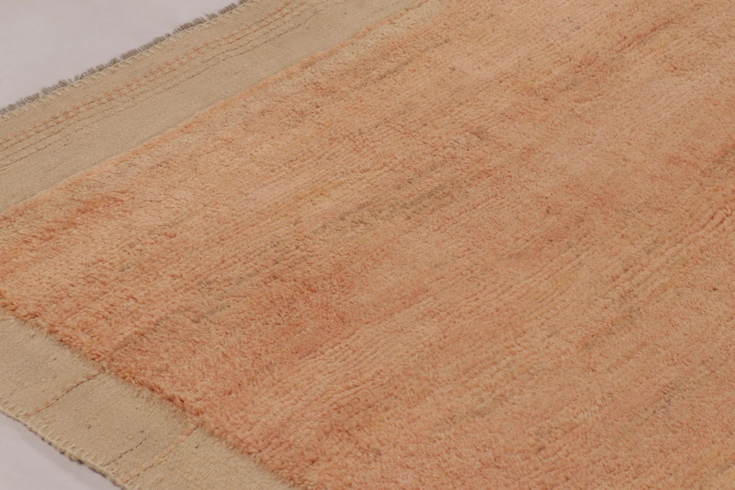 Modern Textural Rez Kilim