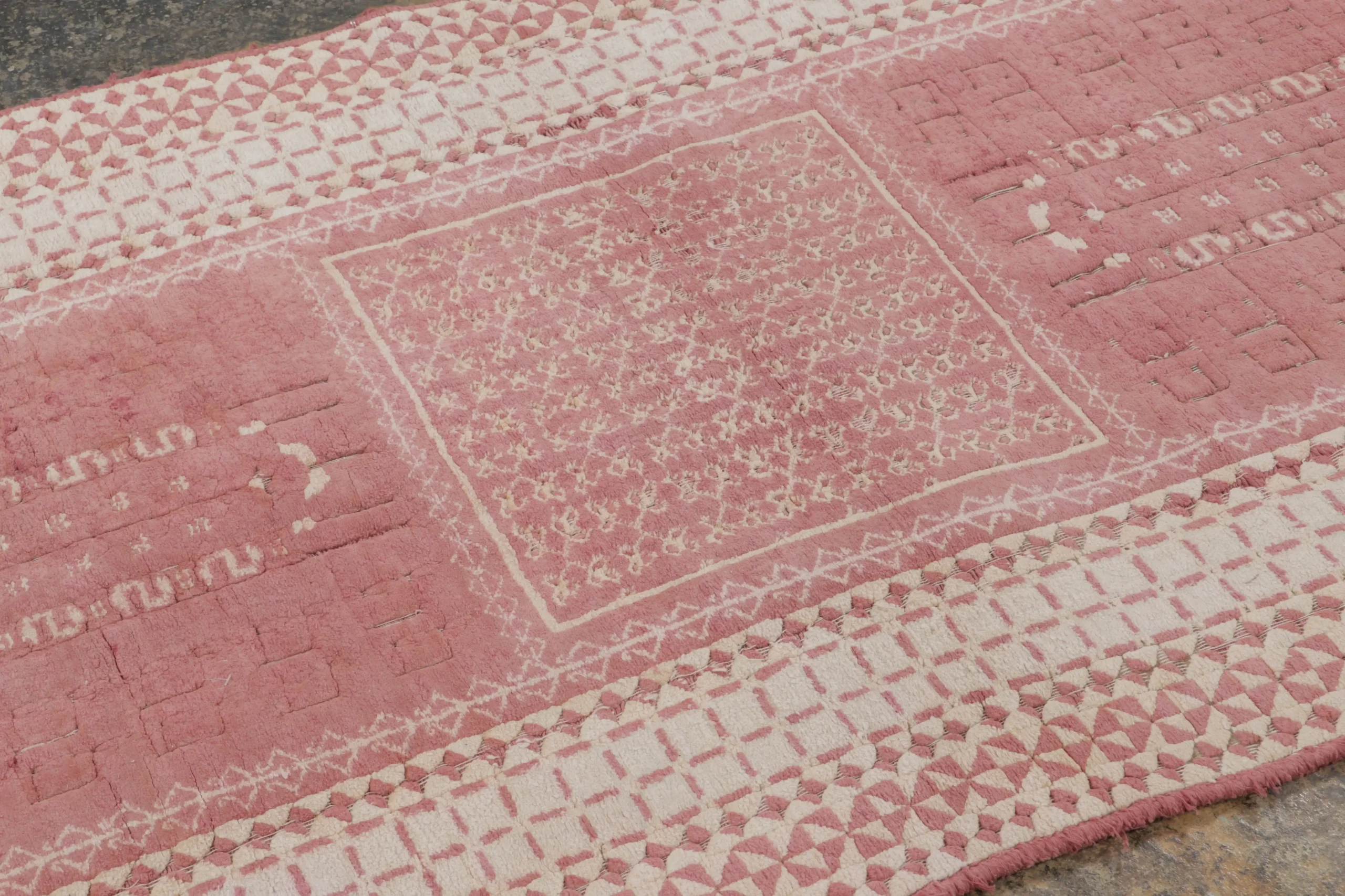 Antique Agra Geometric Rug