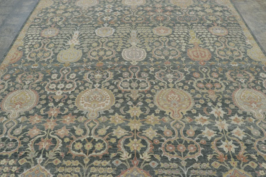 Rug & Kilim’s Persian Inspired Rug