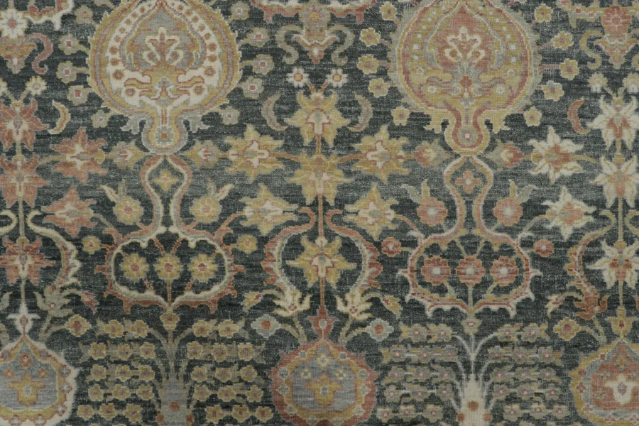 Rug & Kilim’s Persian Inspired Rug