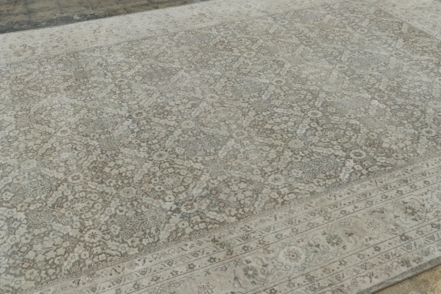 Rug & Kilim’s Persian Inspired Rug
