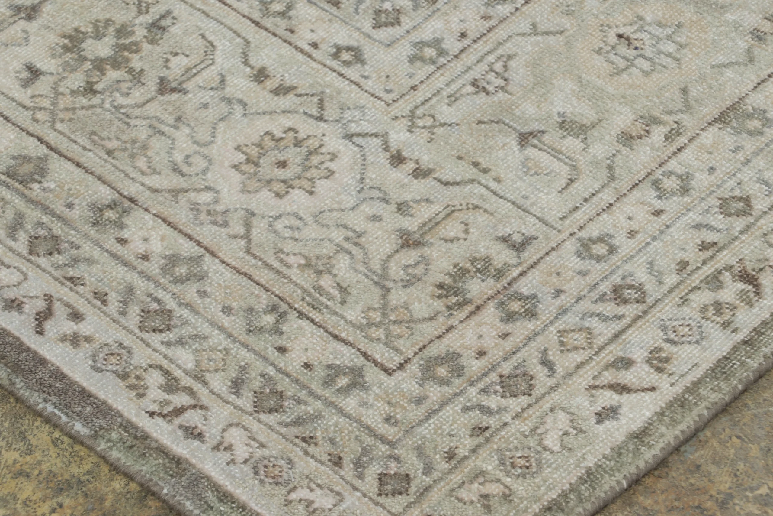 Rug & Kilim’s Persian Inspired Rug
