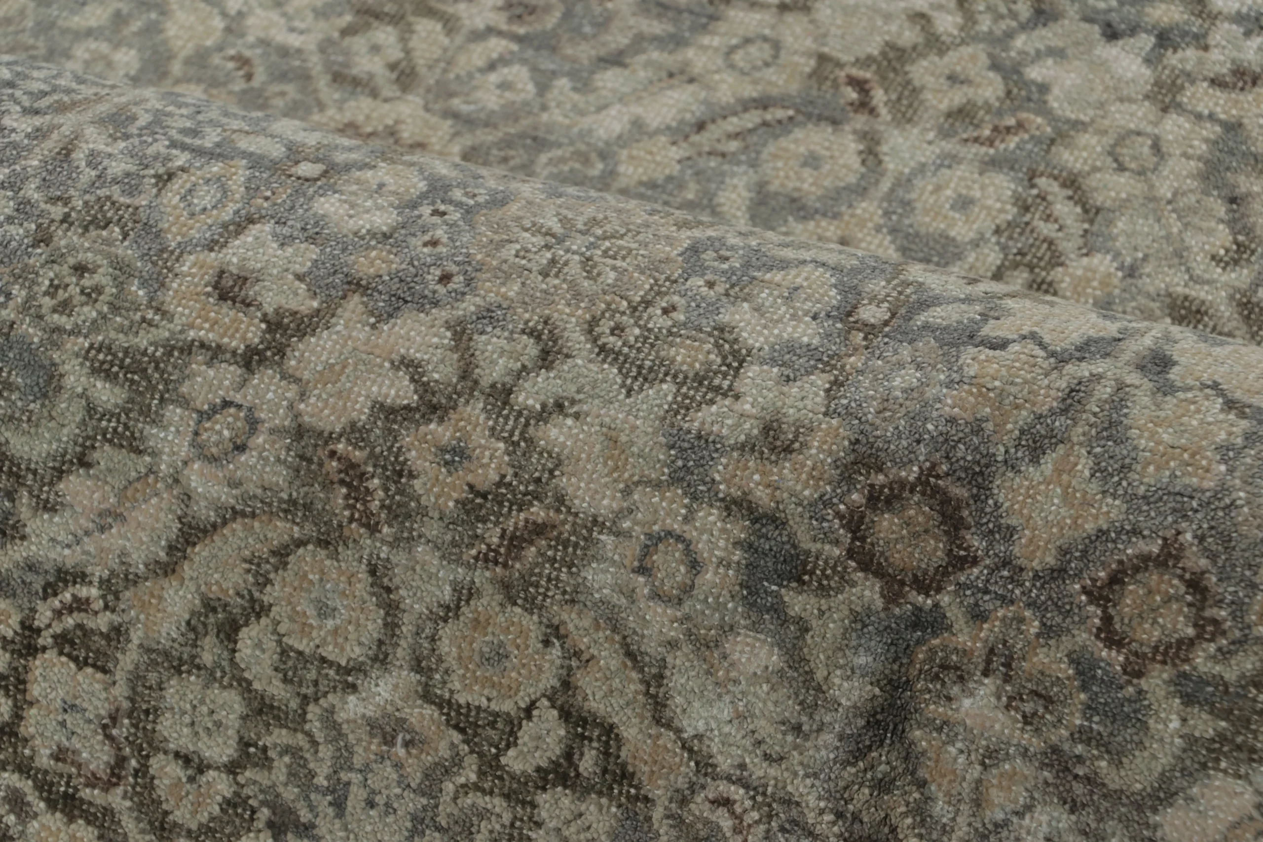 Rug & Kilim’s Persian Inspired Rug