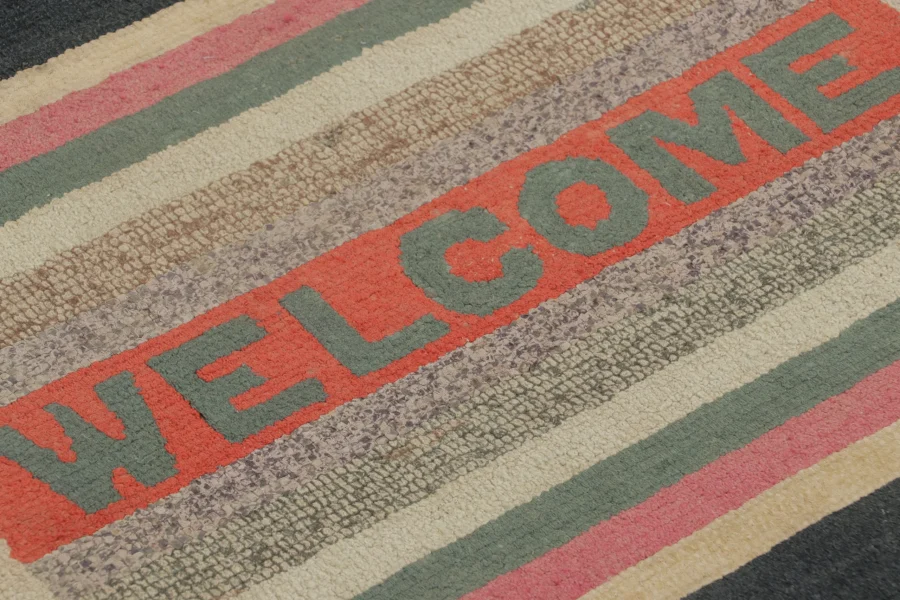 Gift-Size Hooked Rug