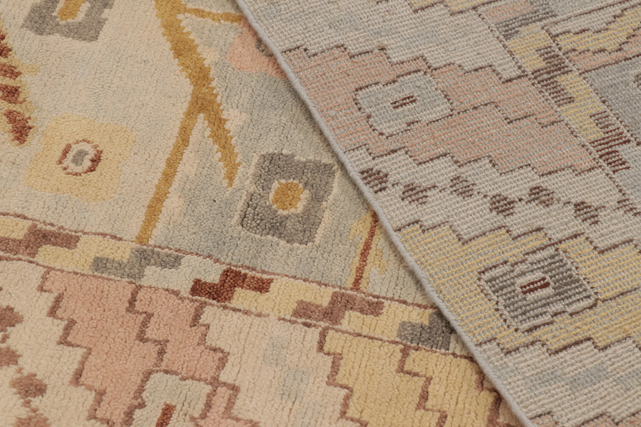Modern Oushak Floral Rug