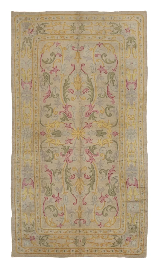 Antique Spanish Savonnerie Rug with Floral Design in Multicolour - Rug & Kilim