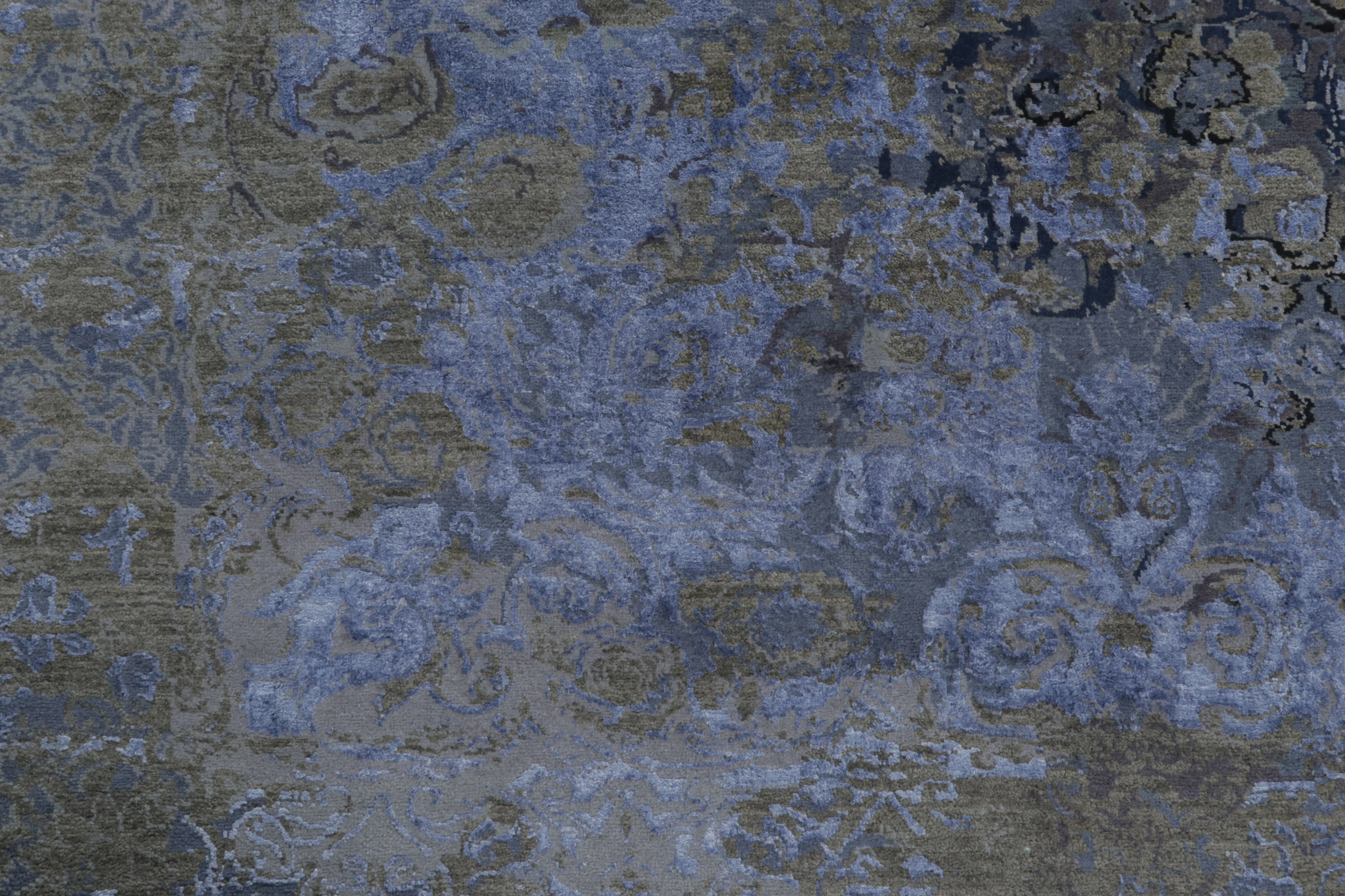 Contemporary Distressed Runner