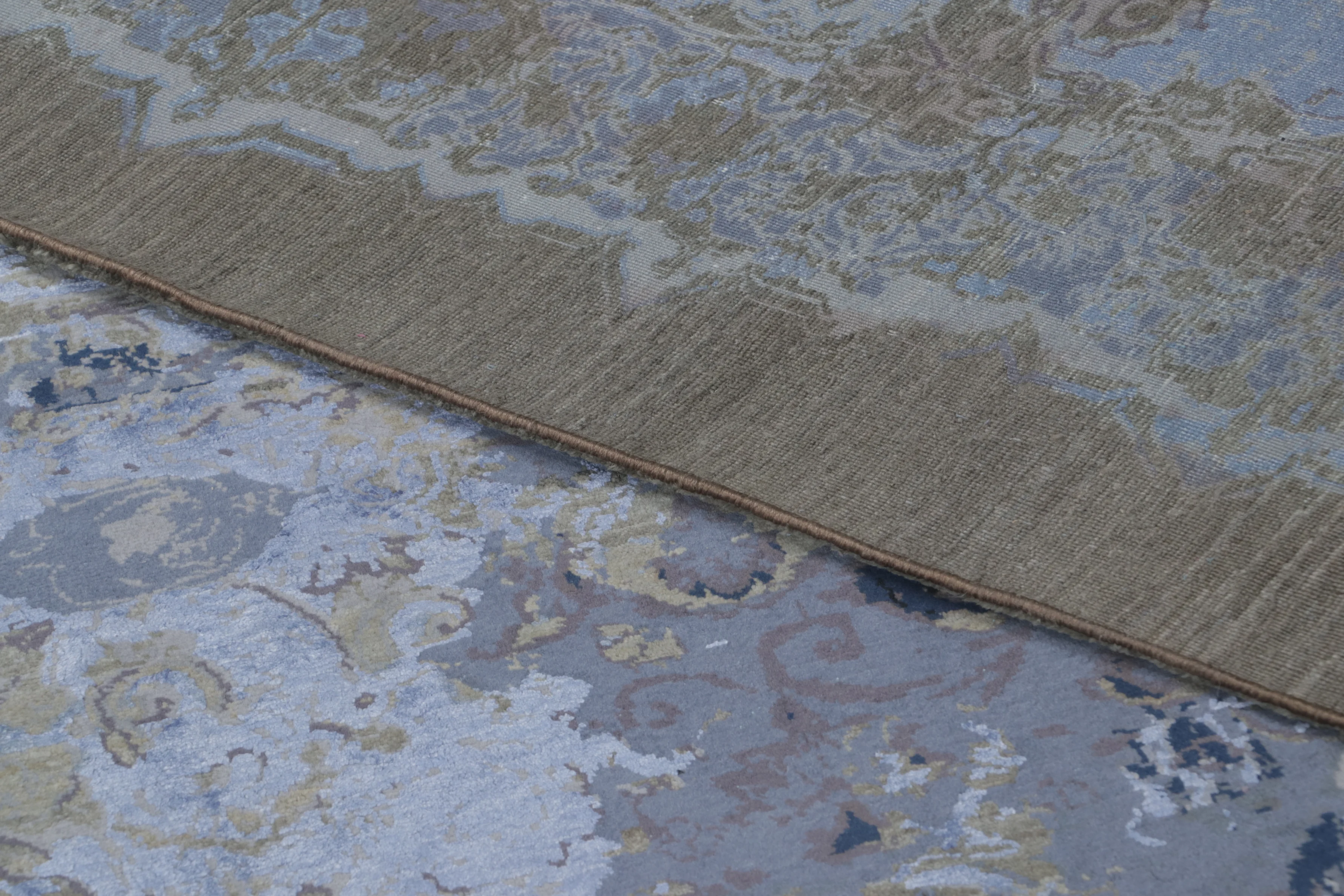 Contemporary Distressed Runner