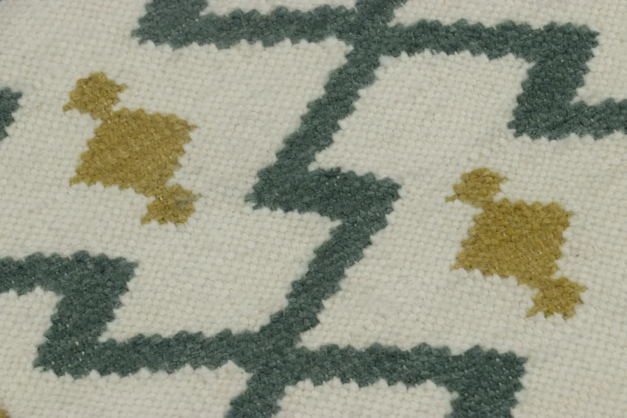 Rug & Kilim’s Dhurrie Custom Rug Sample
