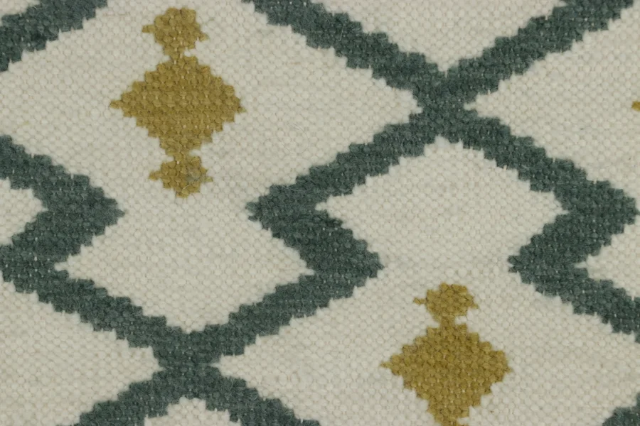 Rug & Kilim’s Dhurrie Custom Rug Sample