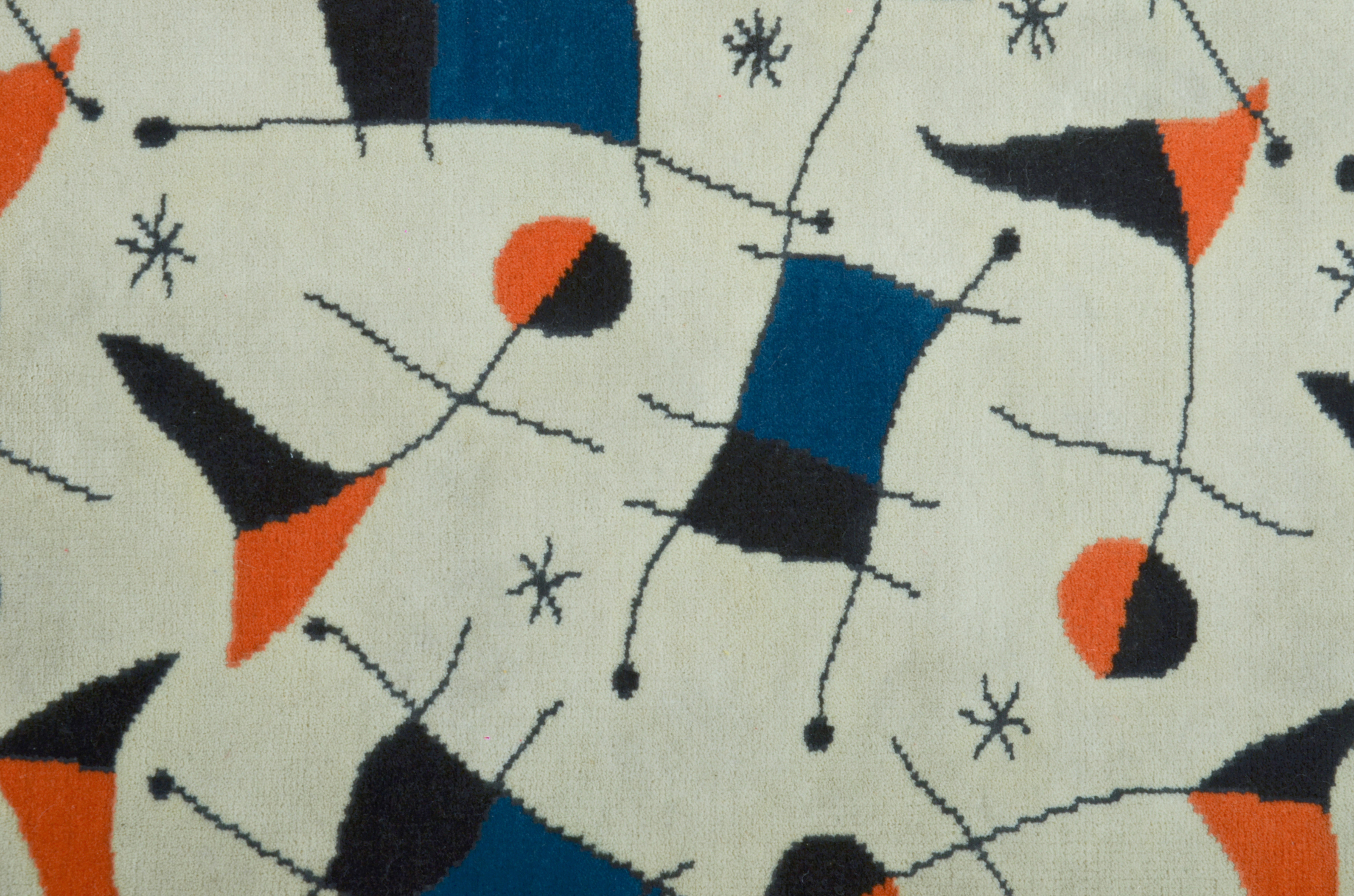 Contemporary Gift-Sized Rug